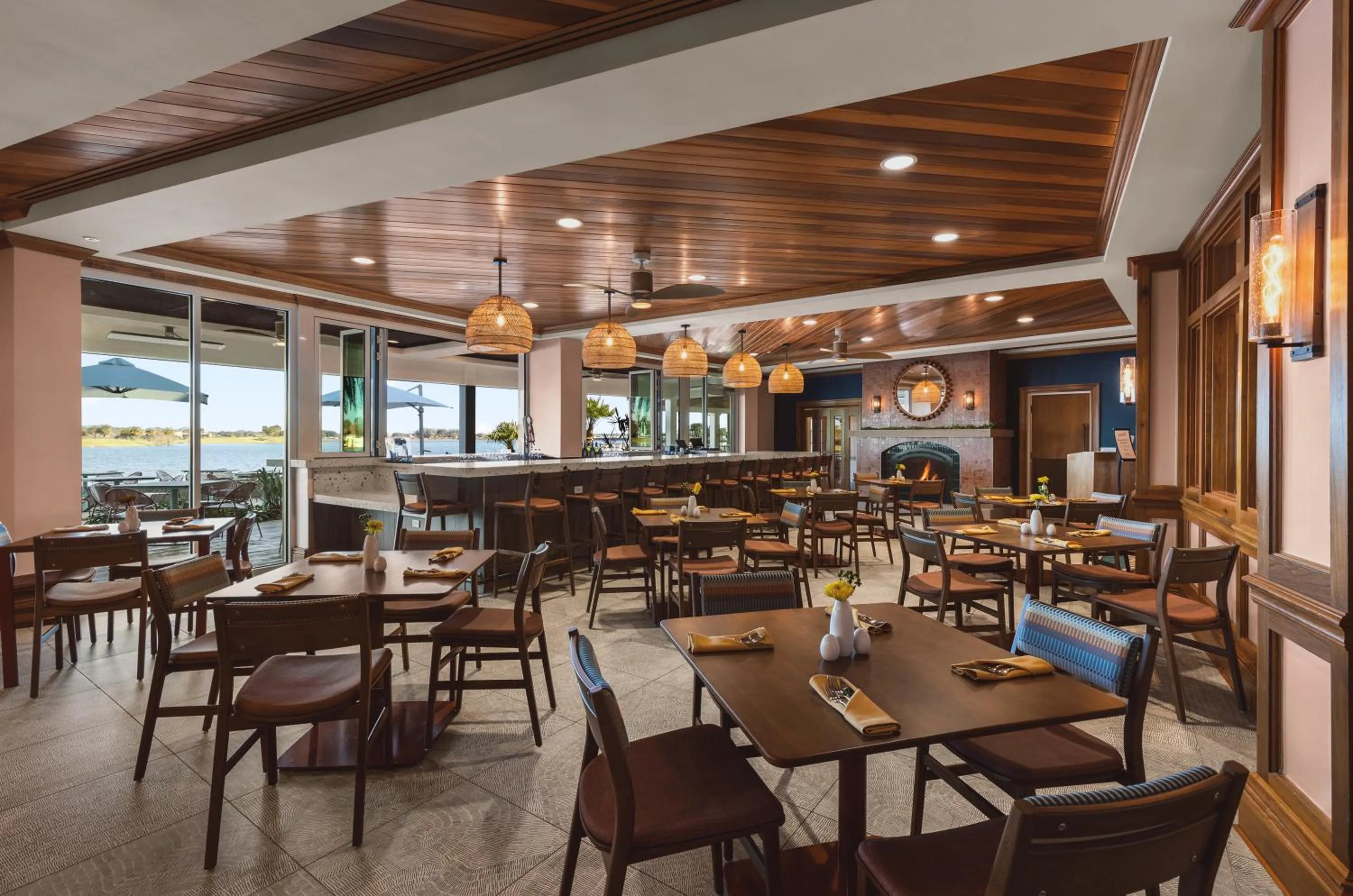 Restaurant/places to eat in The Waterfront Inn
