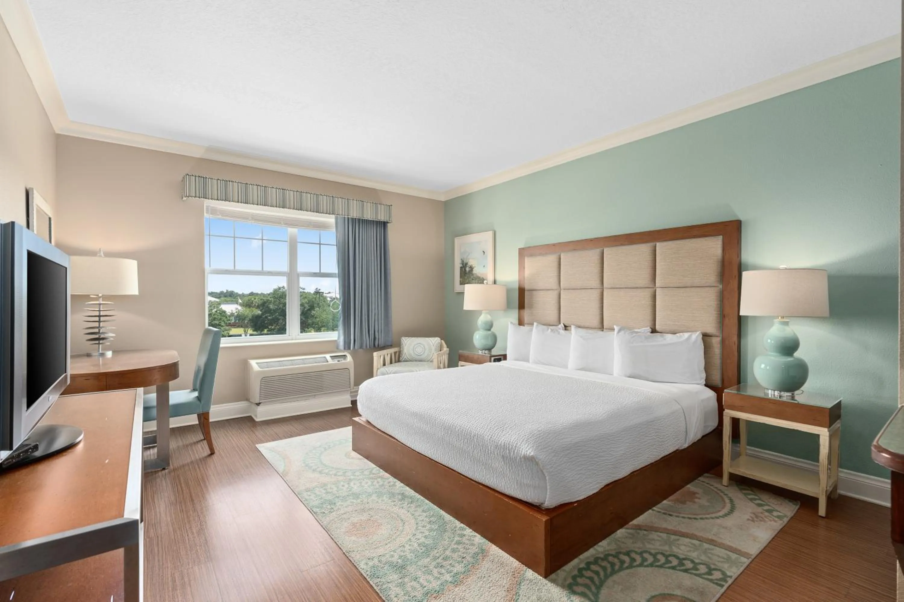 Bedroom, Bed in The Waterfront Inn