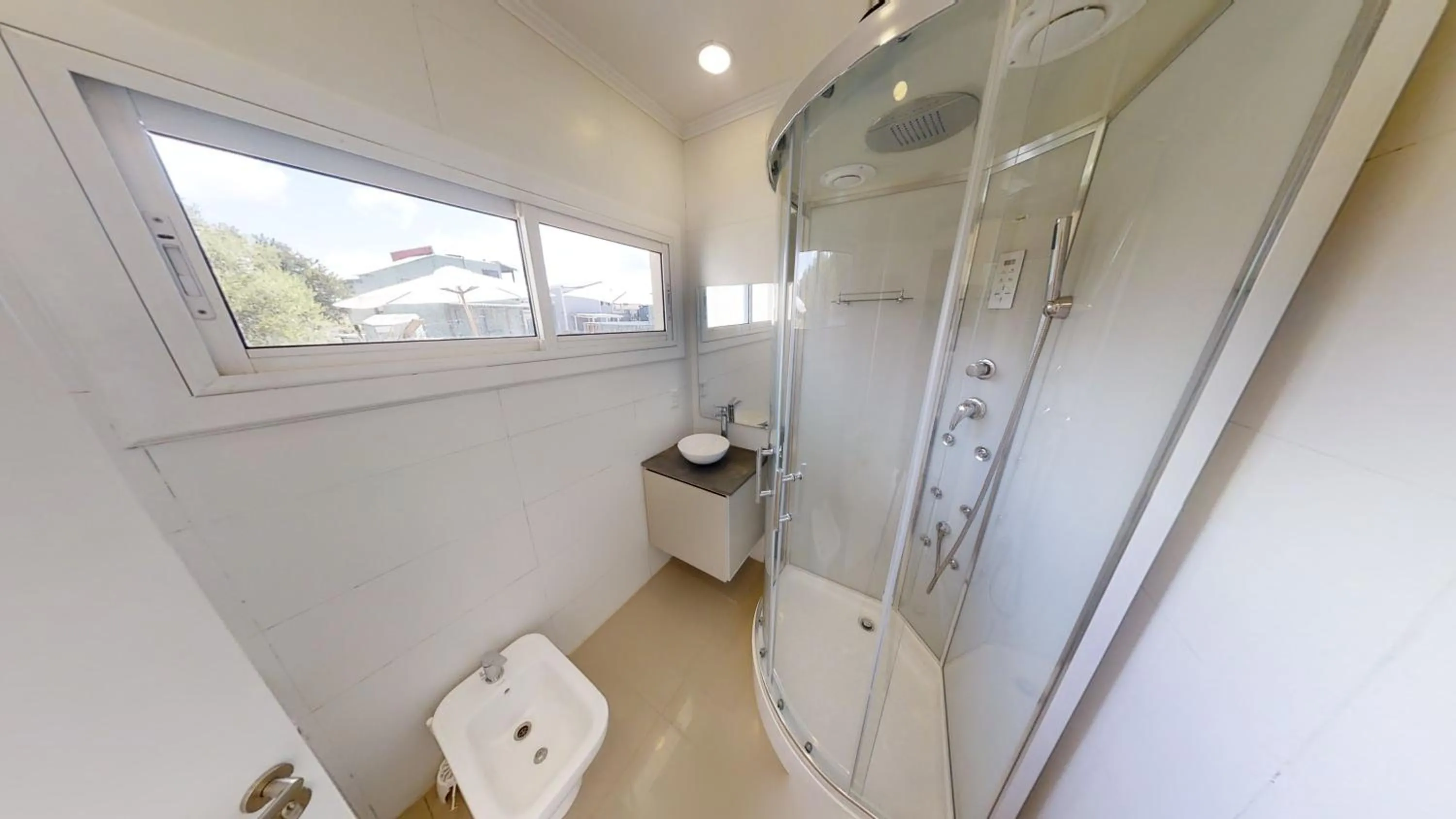 Shower in Terrazas de la Viuda