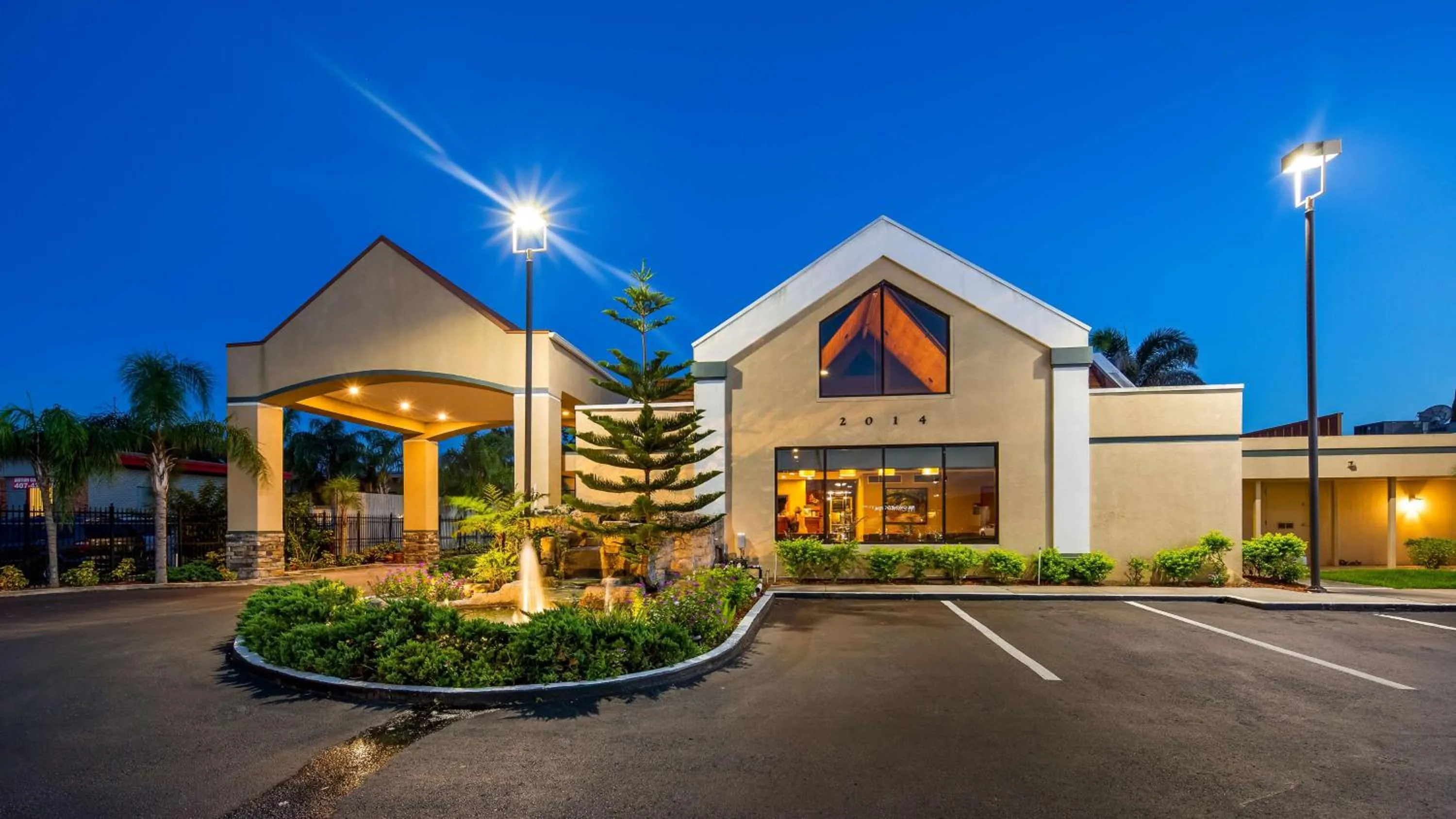 Property building in Best Western Orlando West