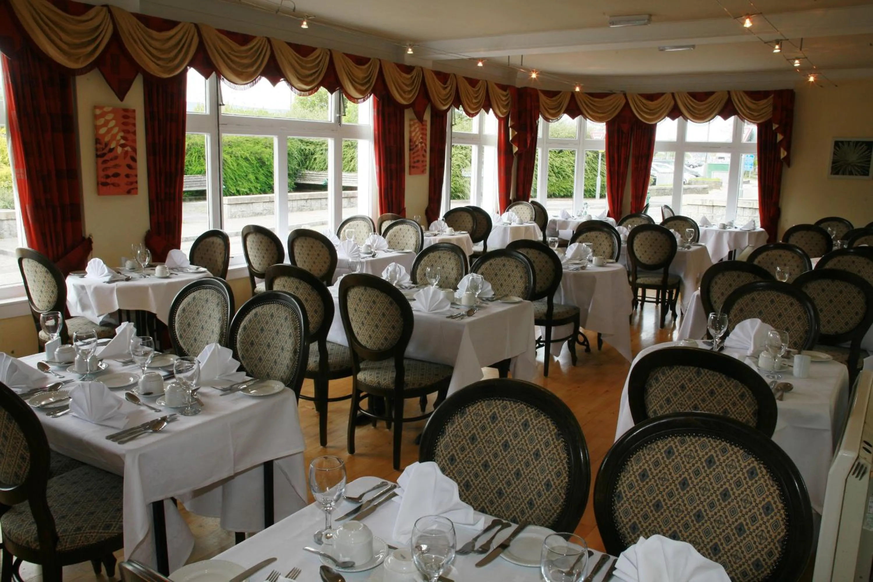 Restaurant/places to eat in The Imperial Hotel