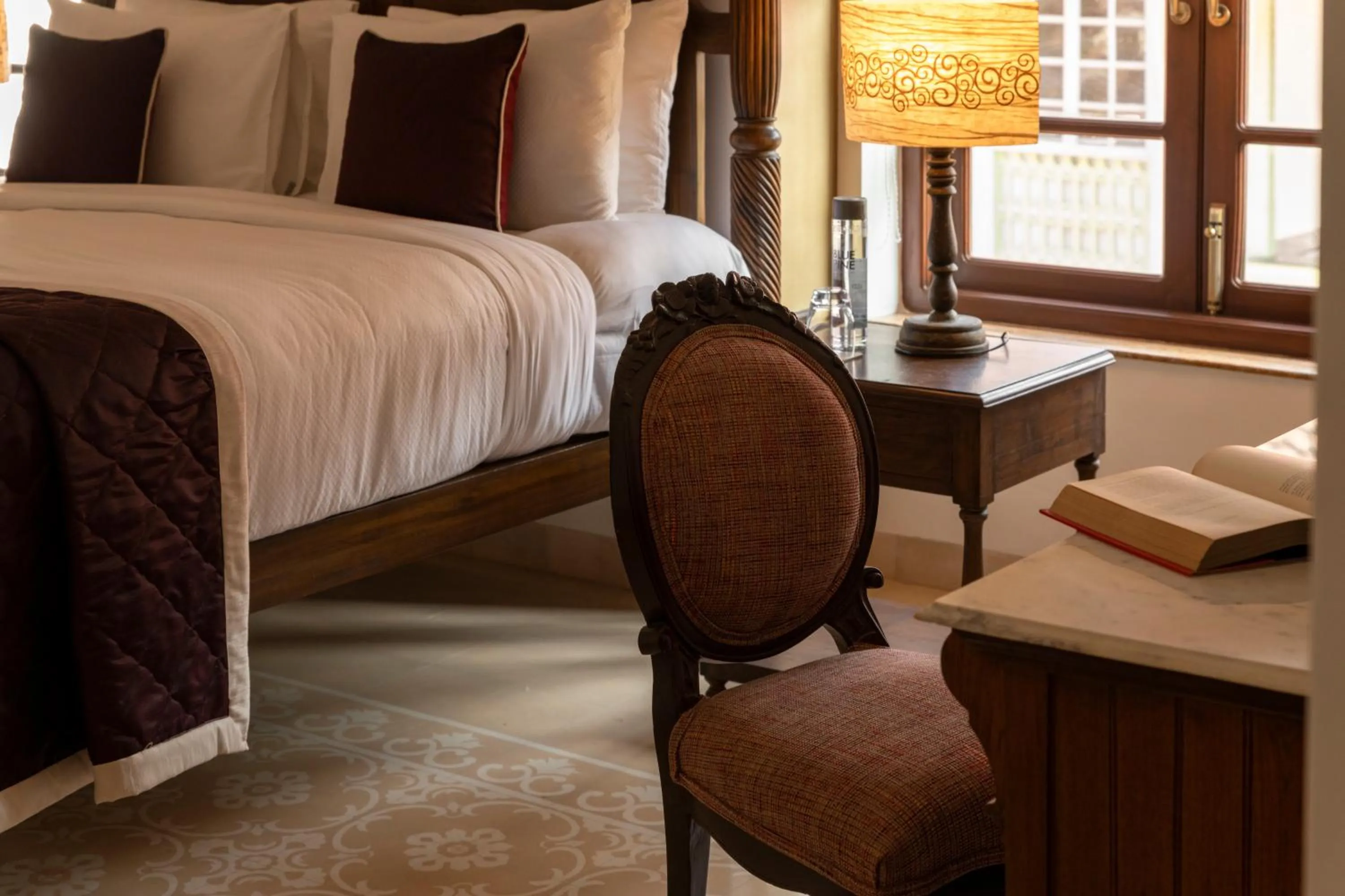 Seating area, Bed in The Postcard Cuelim, Goa