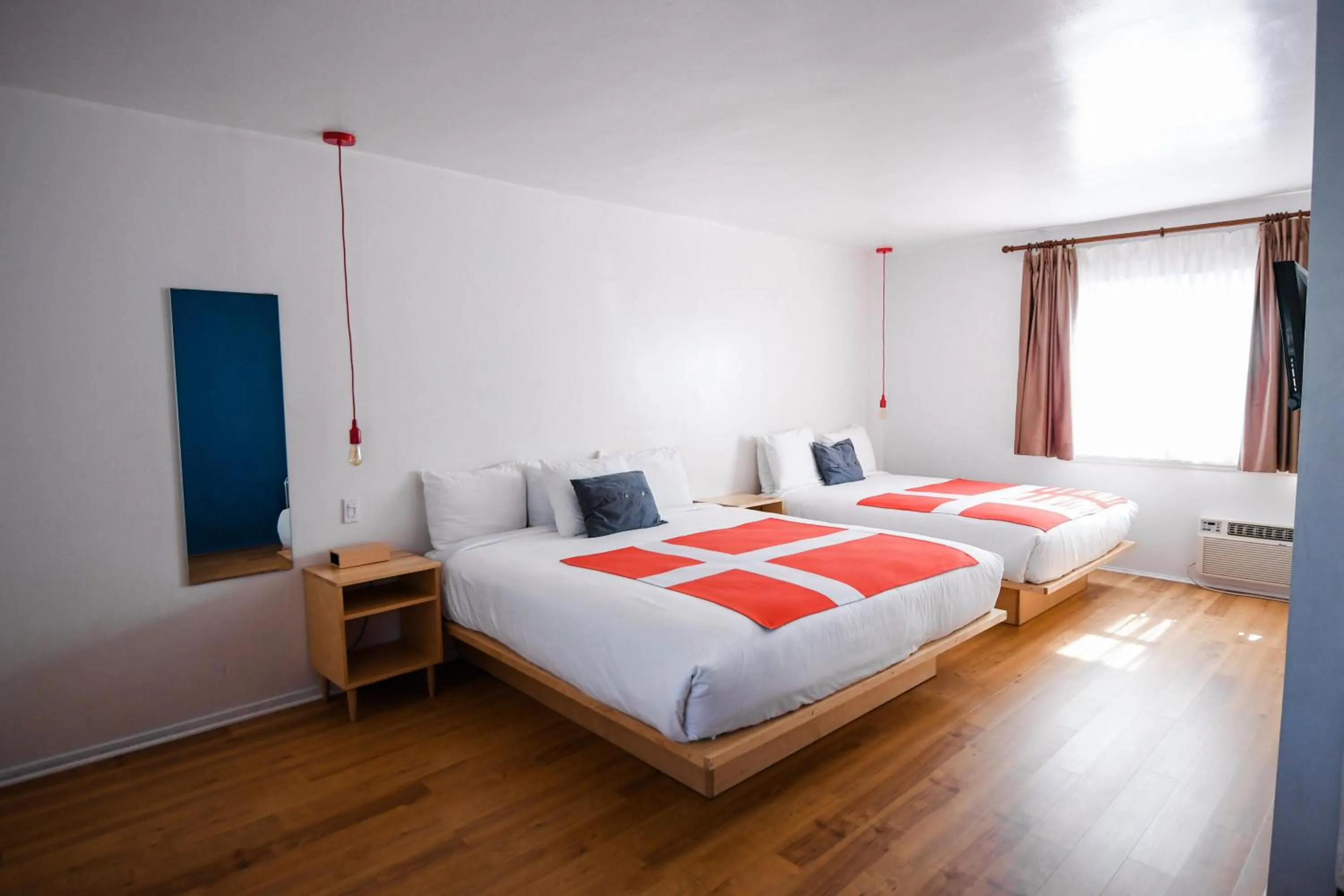Decorative detail, Bed in The Hamlet Inn
