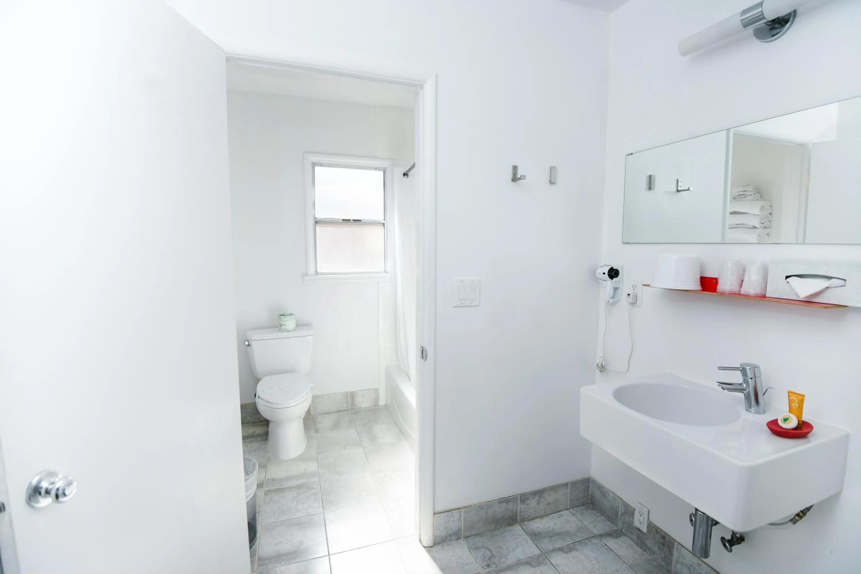 Bathroom in The Hamlet Inn