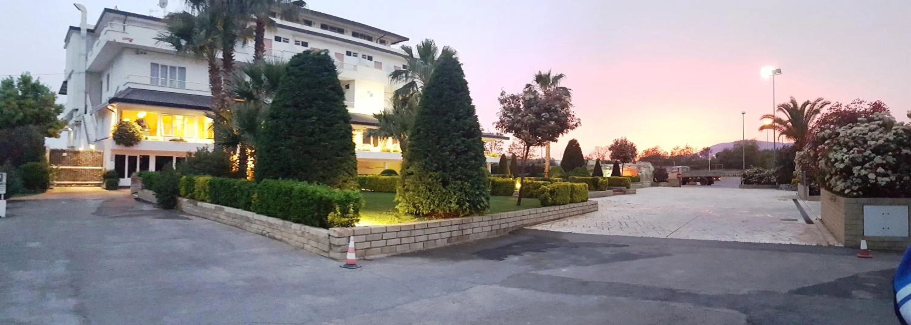 Property building in Miralago