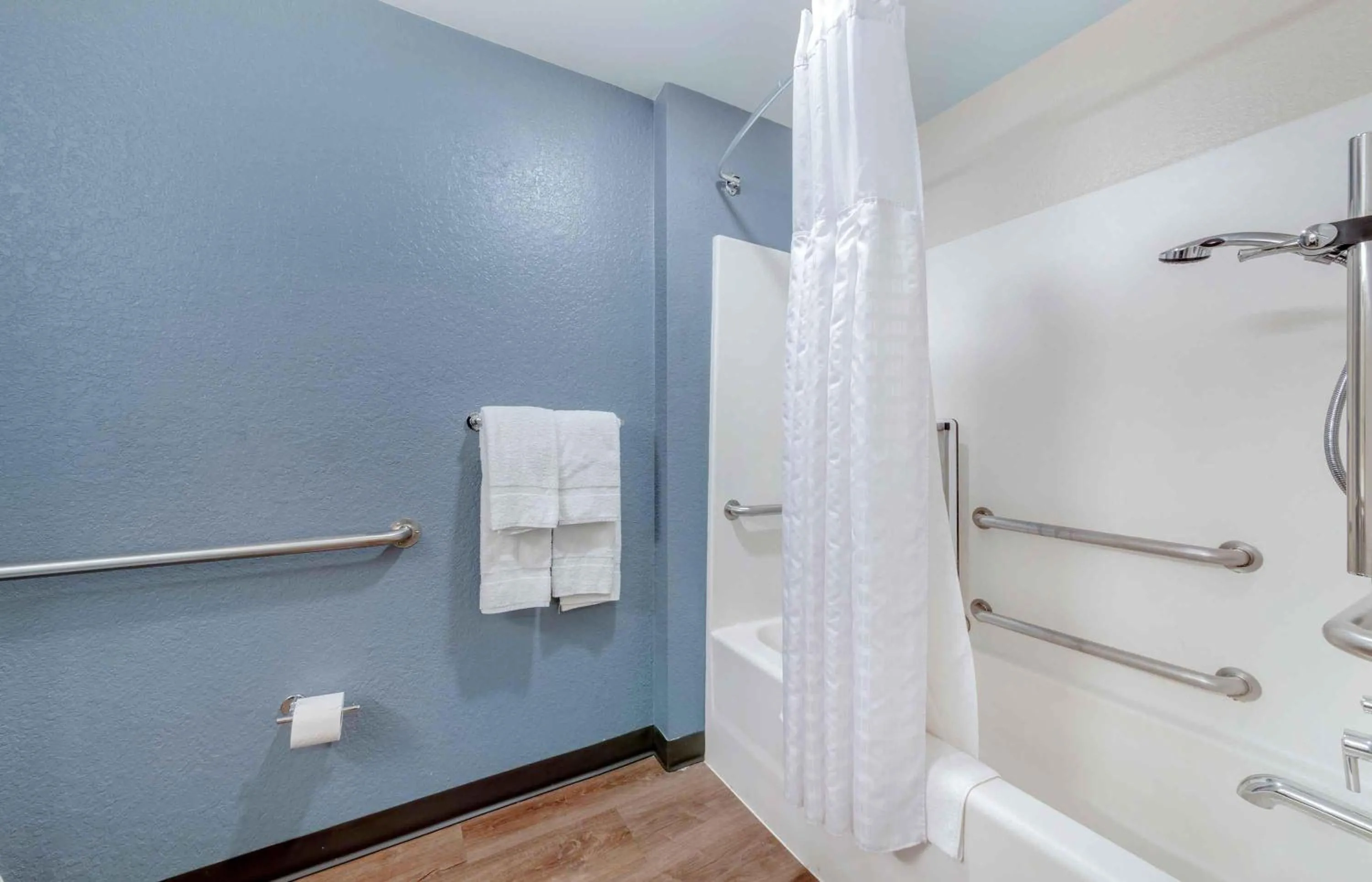 Bathroom in Extended Stay America Premier Suites - Miami - Airport - Doral - 87th Avenue South