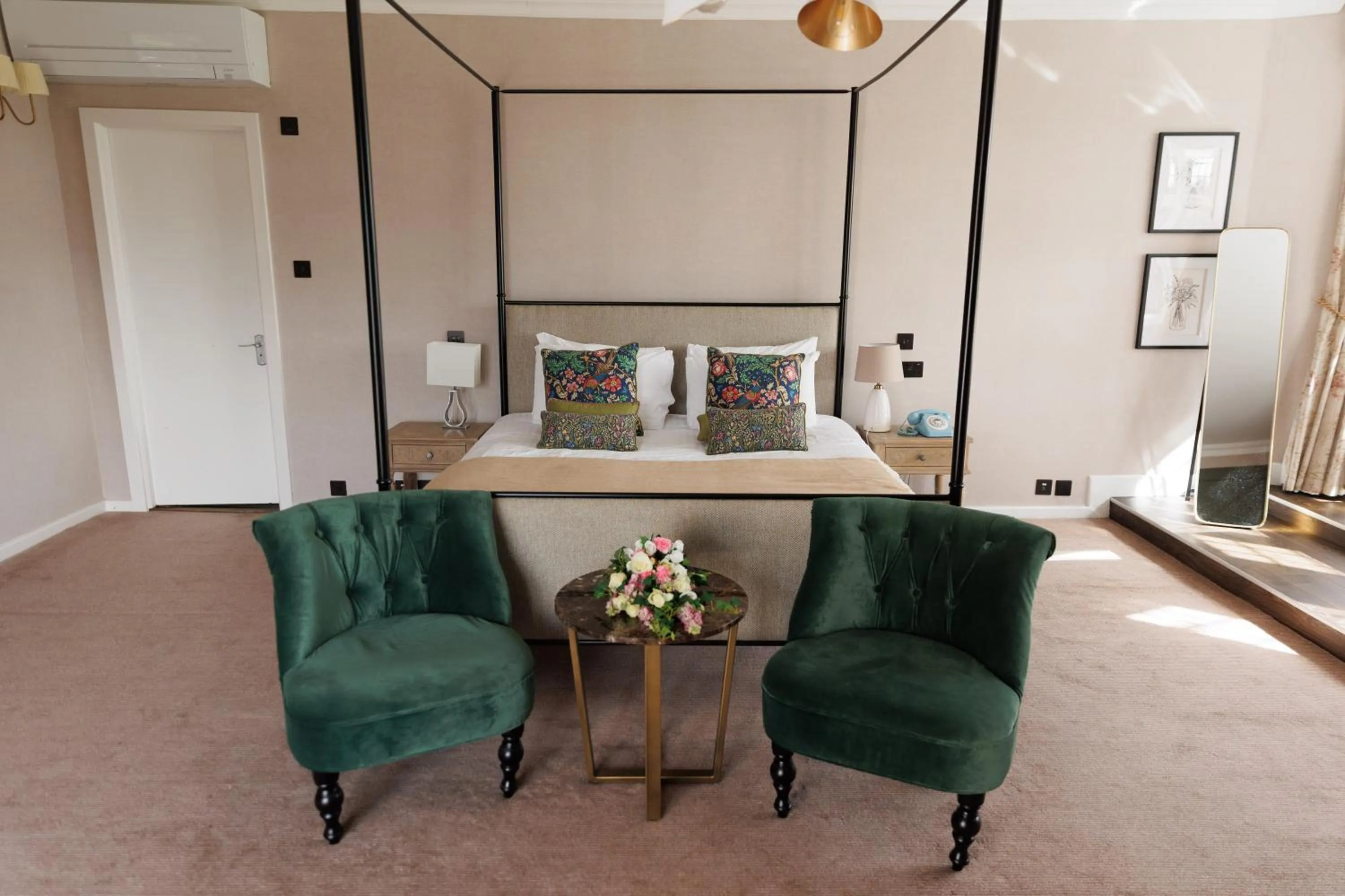 Bedroom in Stanton House Hotel