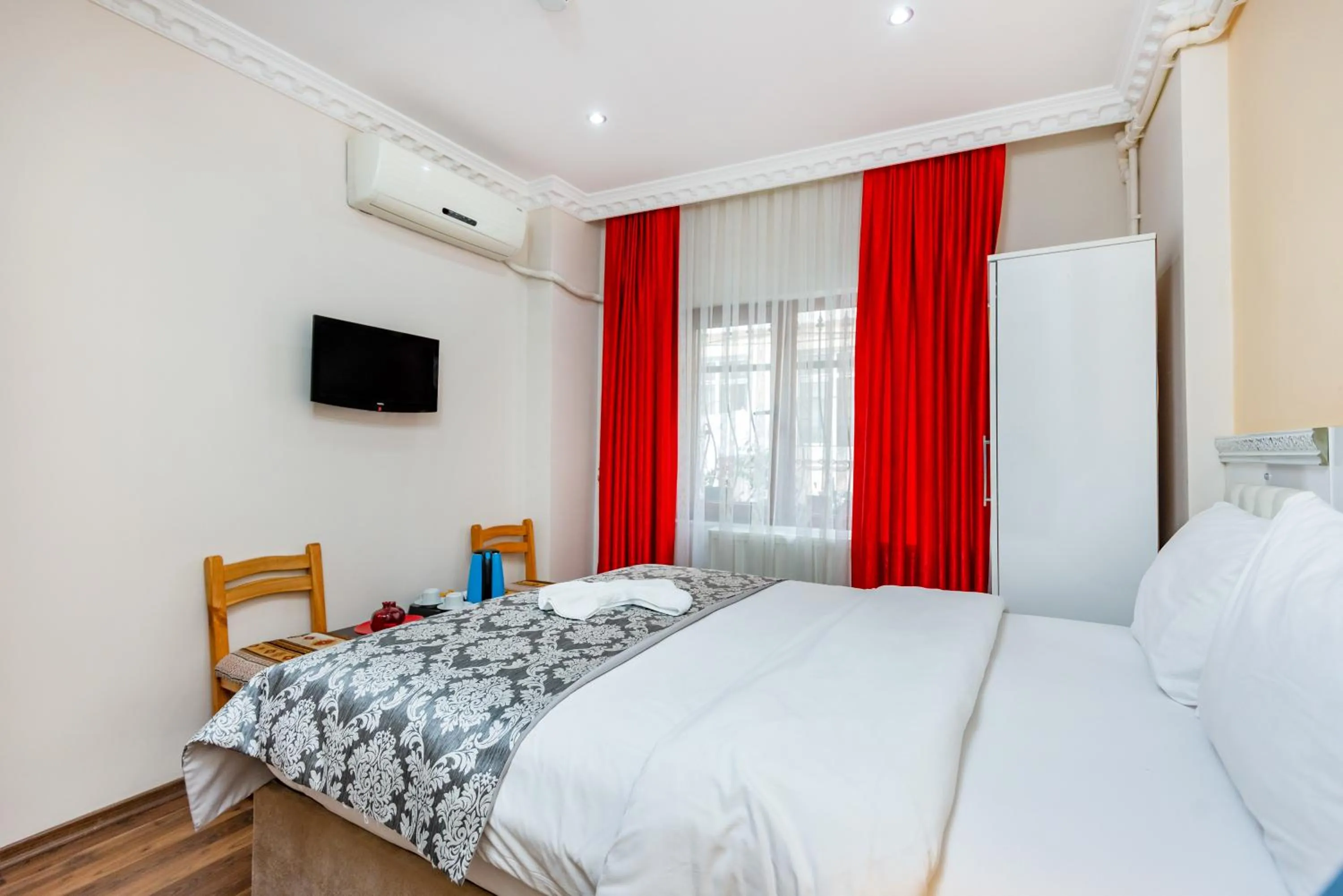 Bedroom, Bed in Nar Hotel