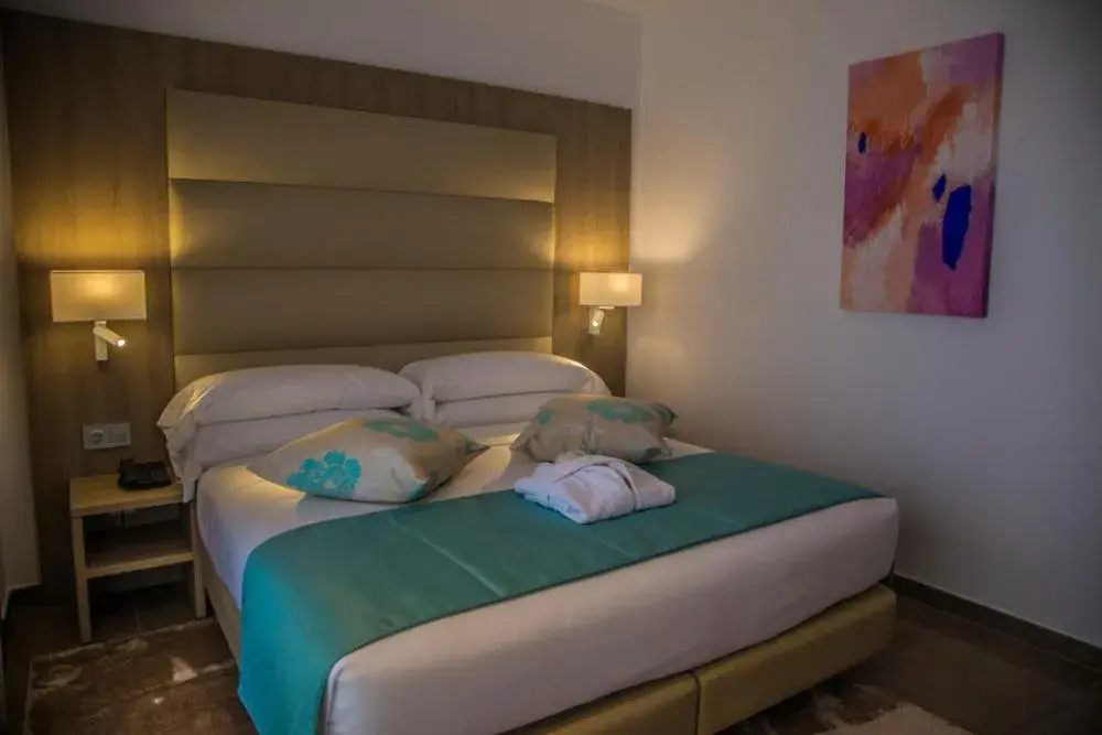 Double Room with Mountain View in AZ Hôtels Zephyr Double Room with Mountain View in AZ Hôtels Zephyr