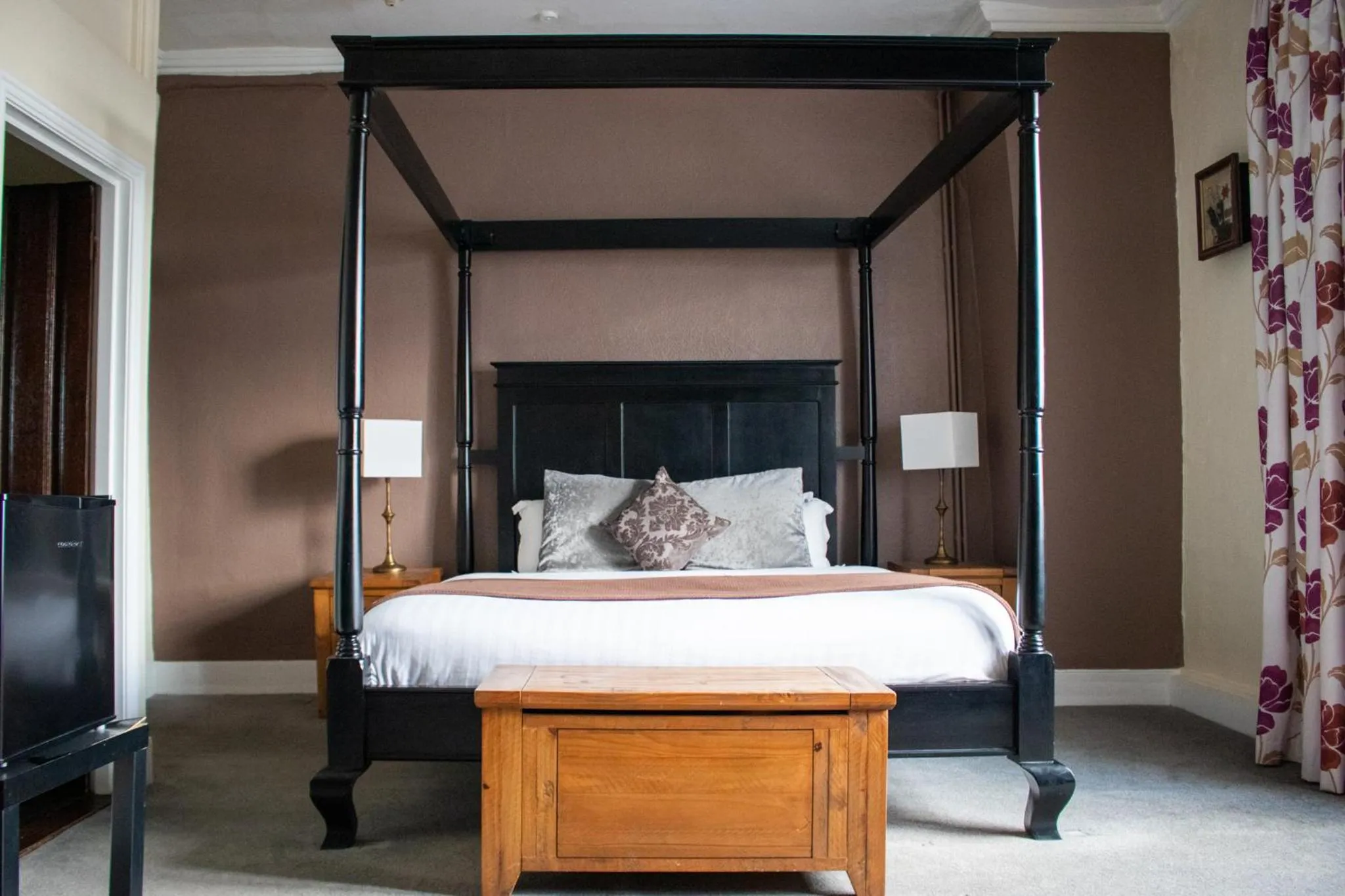 Bedroom, Bed in Scole Inn Hotel