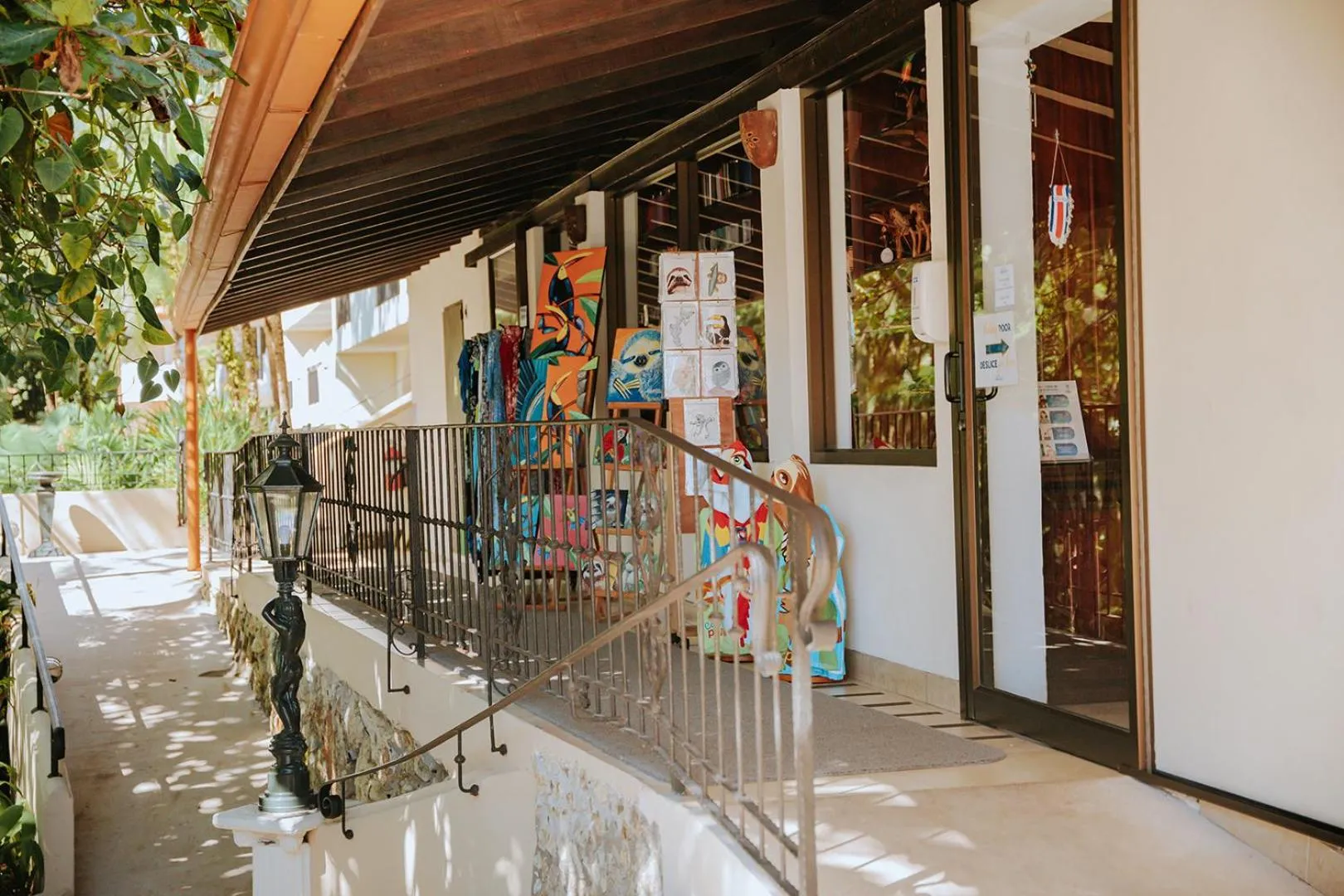 On-site shops in Parador Nature Resort and Spa