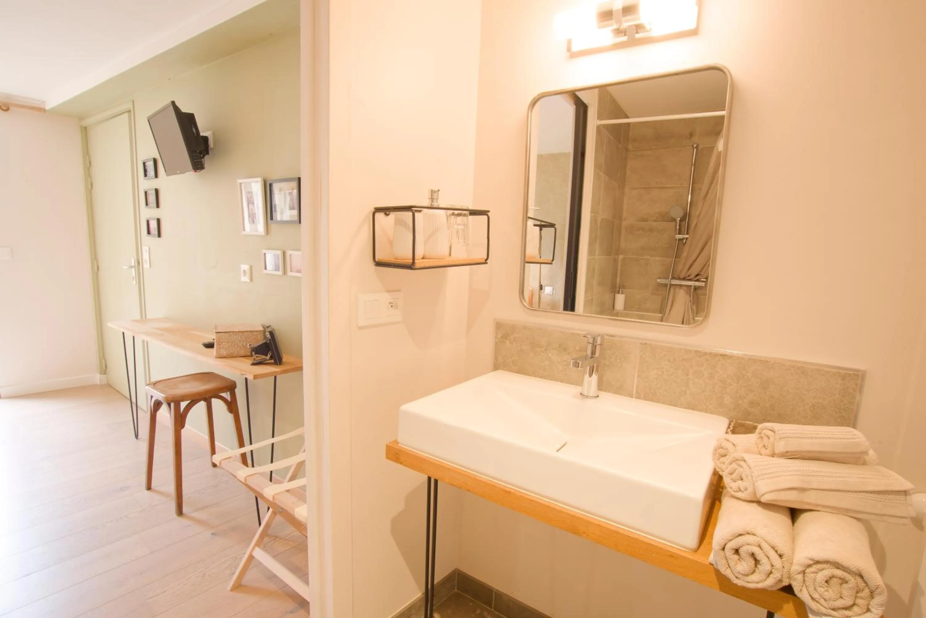 Bathroom in La Belle lurette