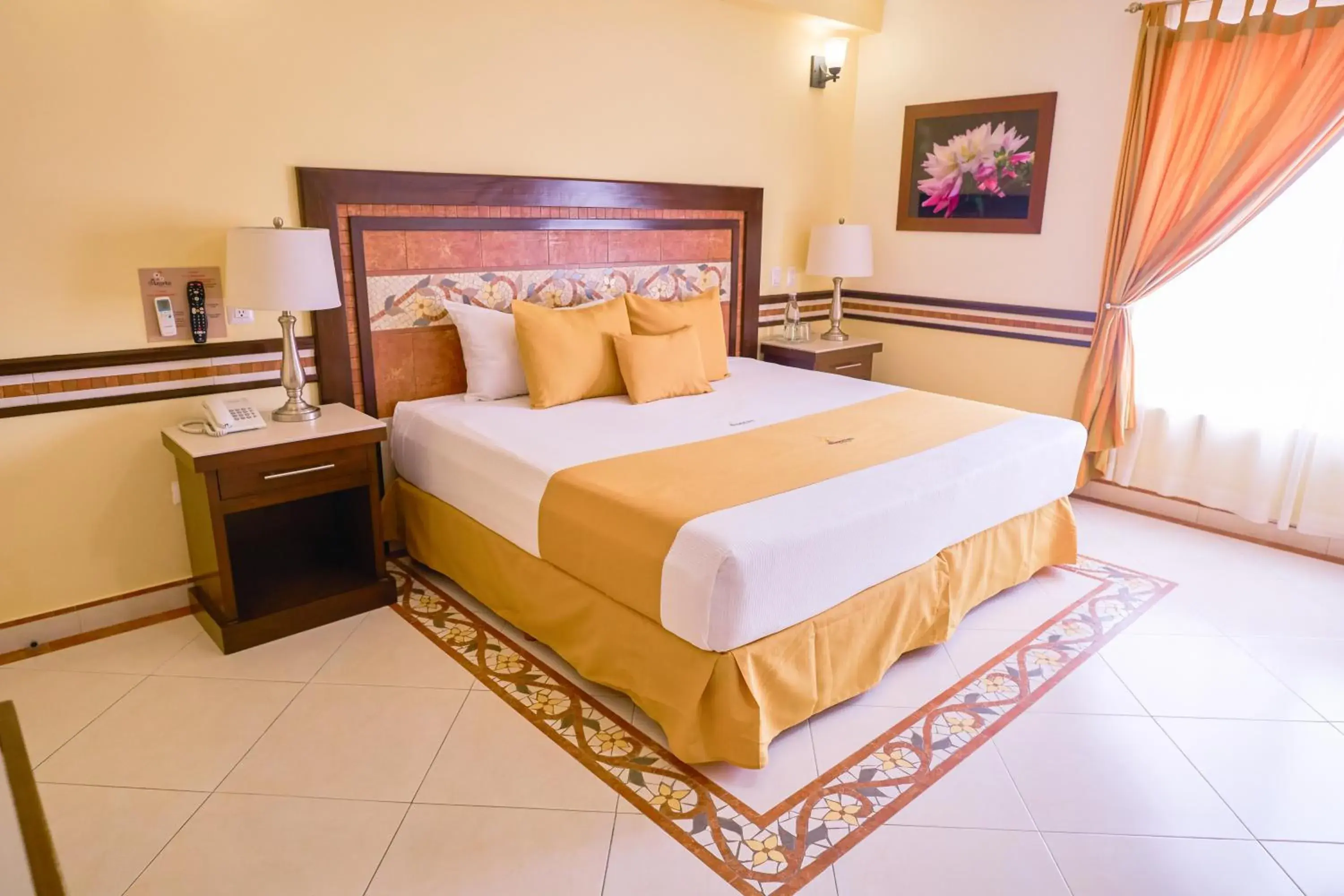 Deluxe Suite with Spa Bath in Centro Hotel Villa las Margaritas Deluxe Suite with Spa Bath in Centro Hotel Villa las Margaritas