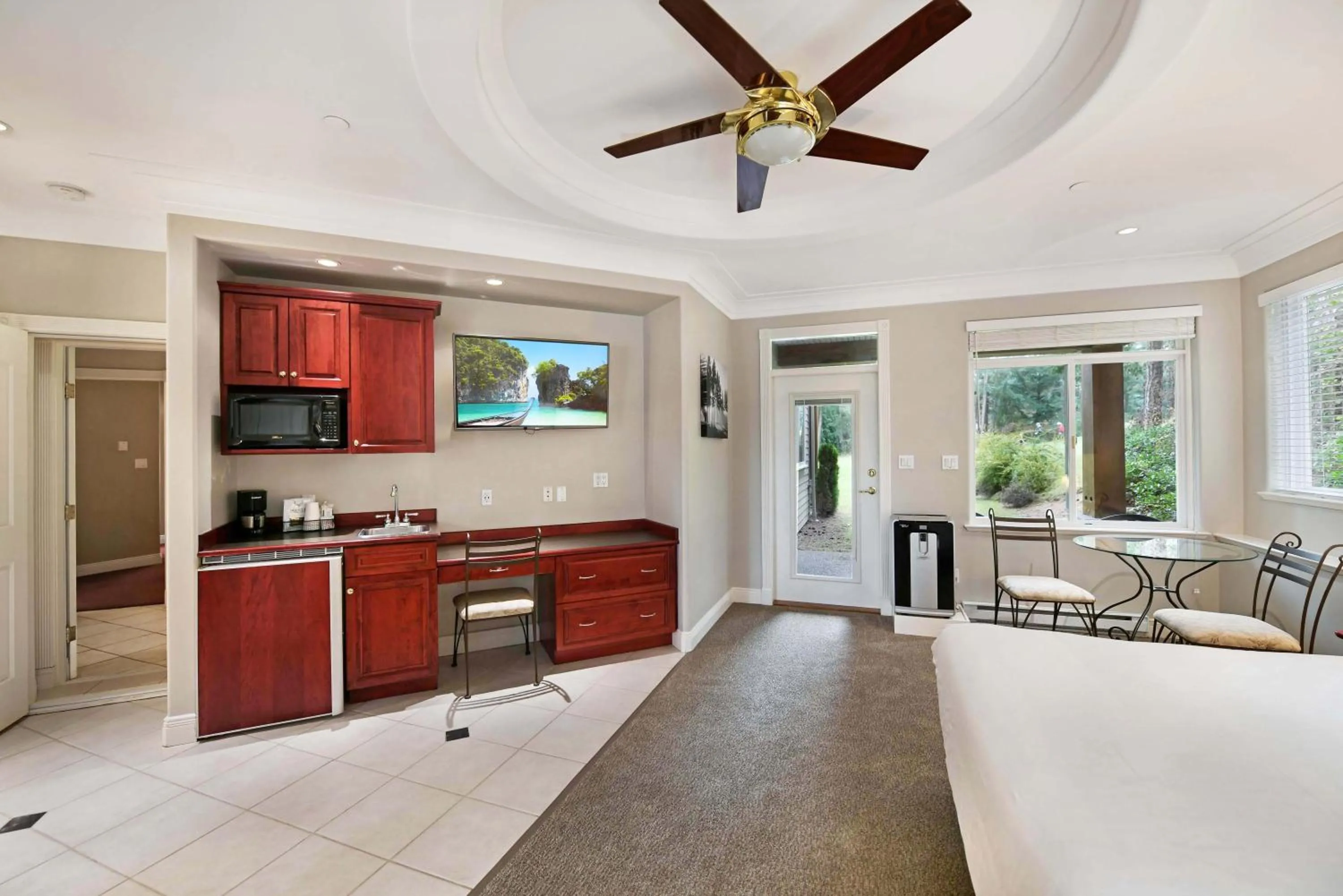 Kitchen or kitchenette in Crown Isle Resort & Golf Community