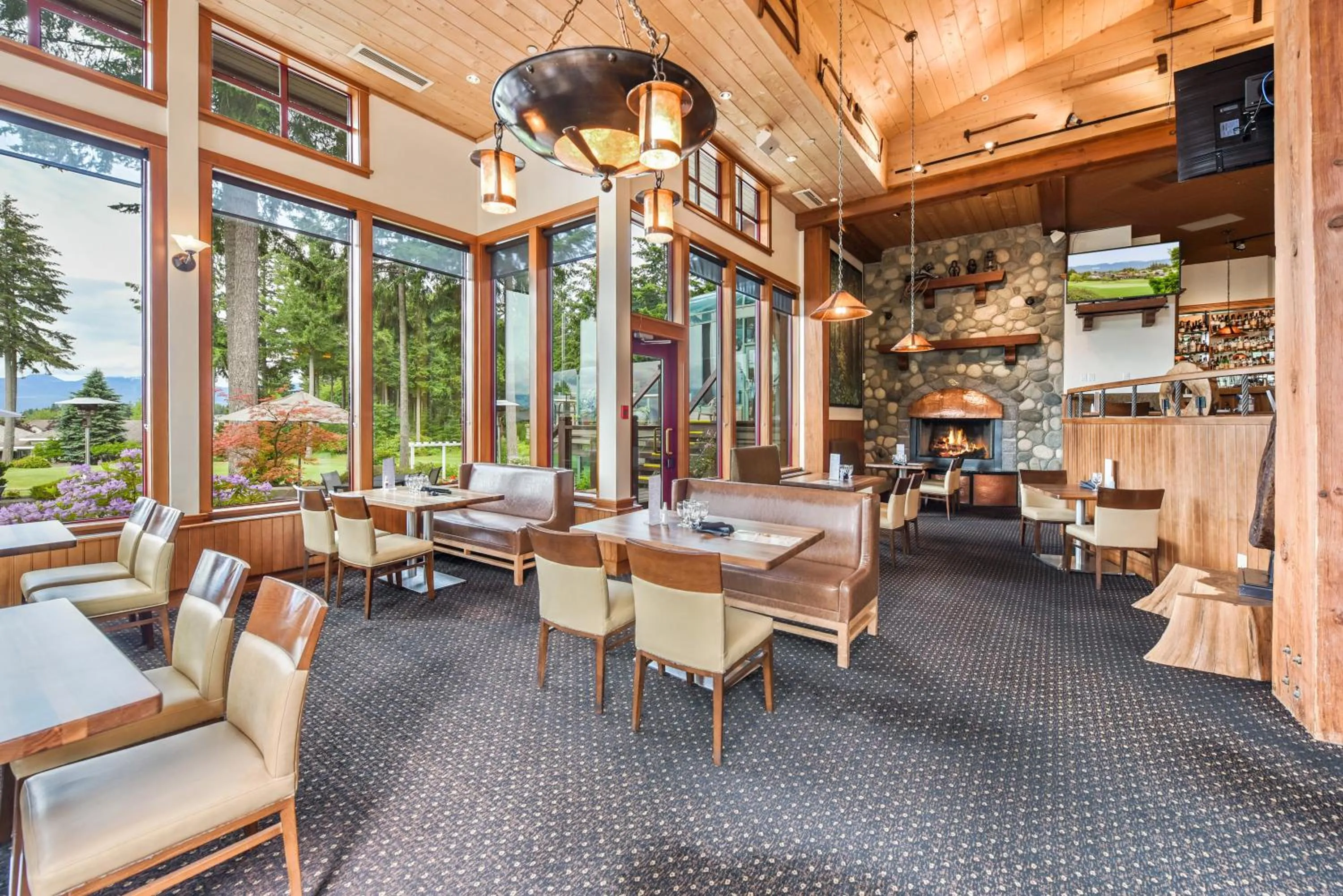 Restaurant/places to eat in Crown Isle Resort & Golf Community