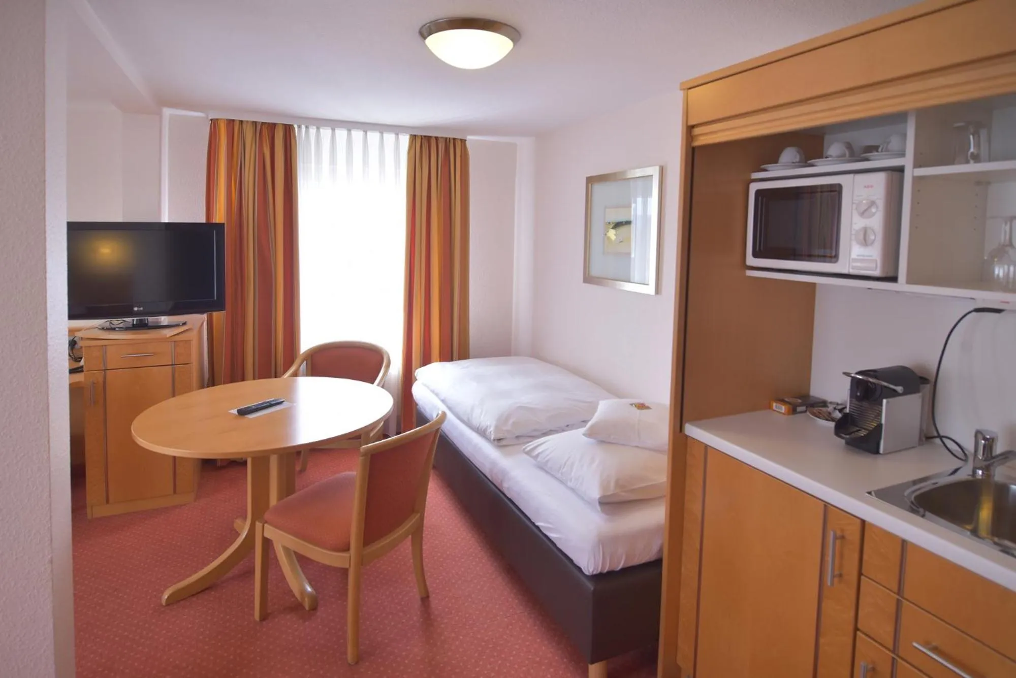 Bed in Hotel - Restaurant Hirsch