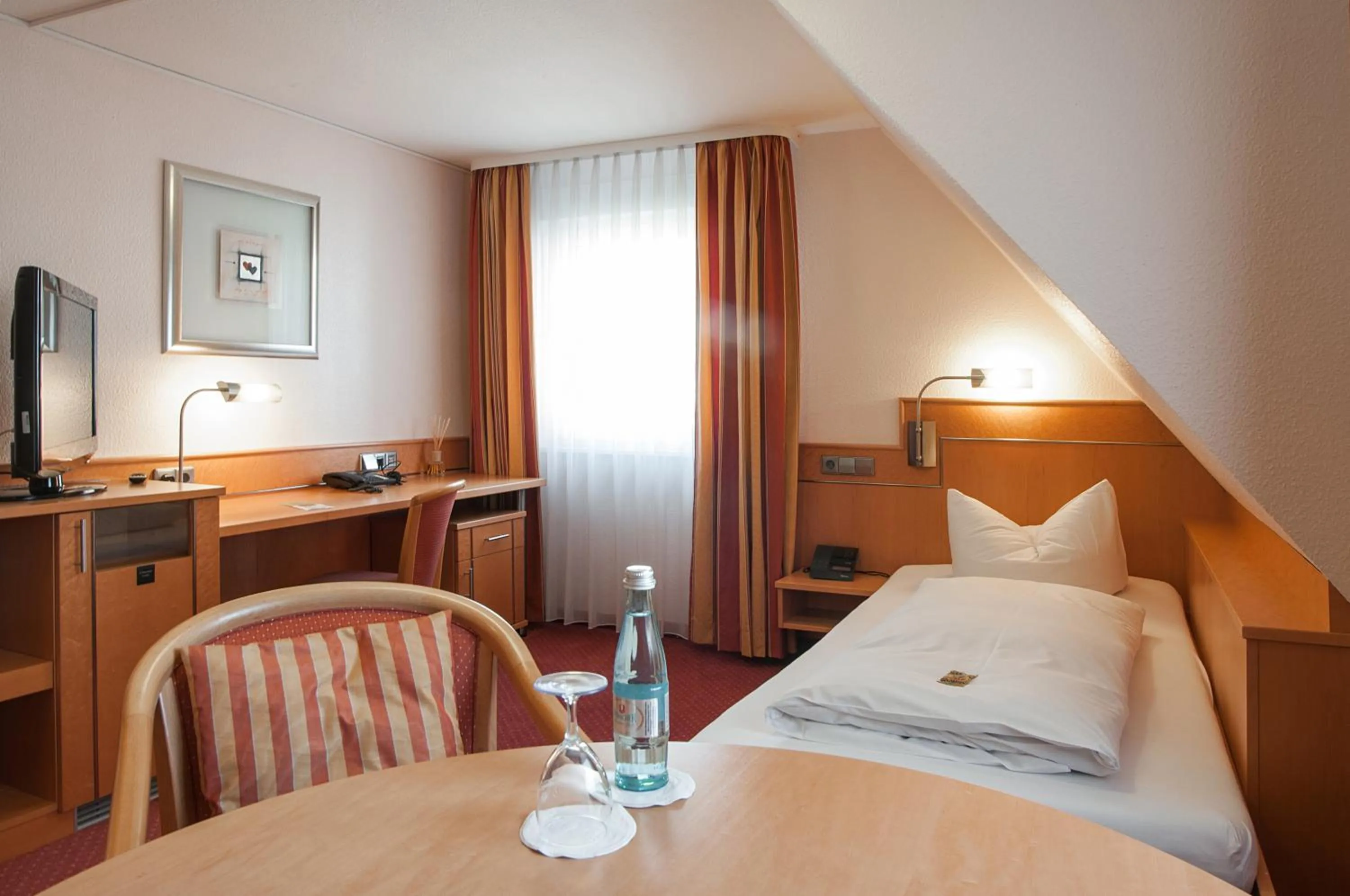 Bed in Hotel - Restaurant Hirsch