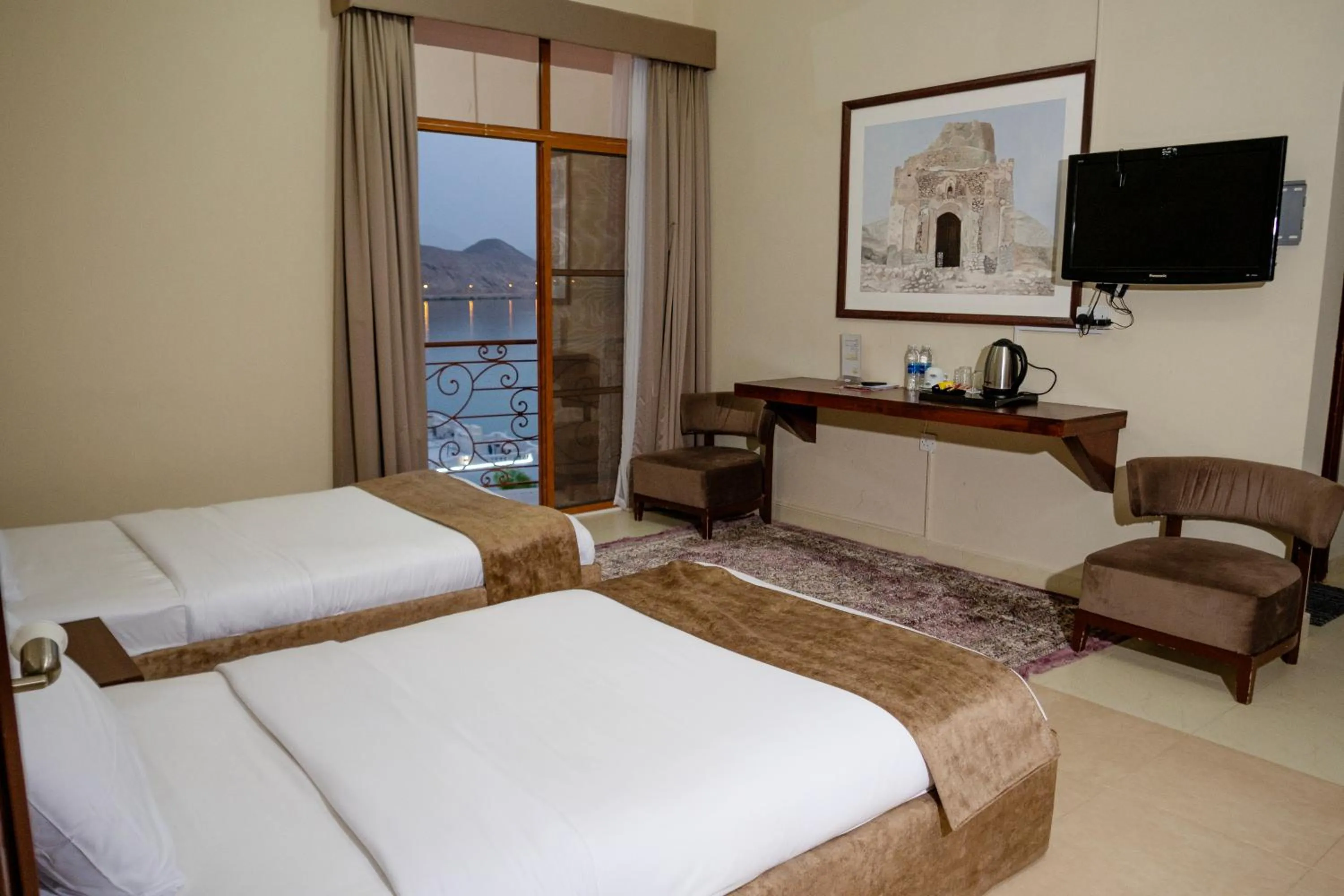 Bedroom, Bed in Al Ayjah Plaza Hotel