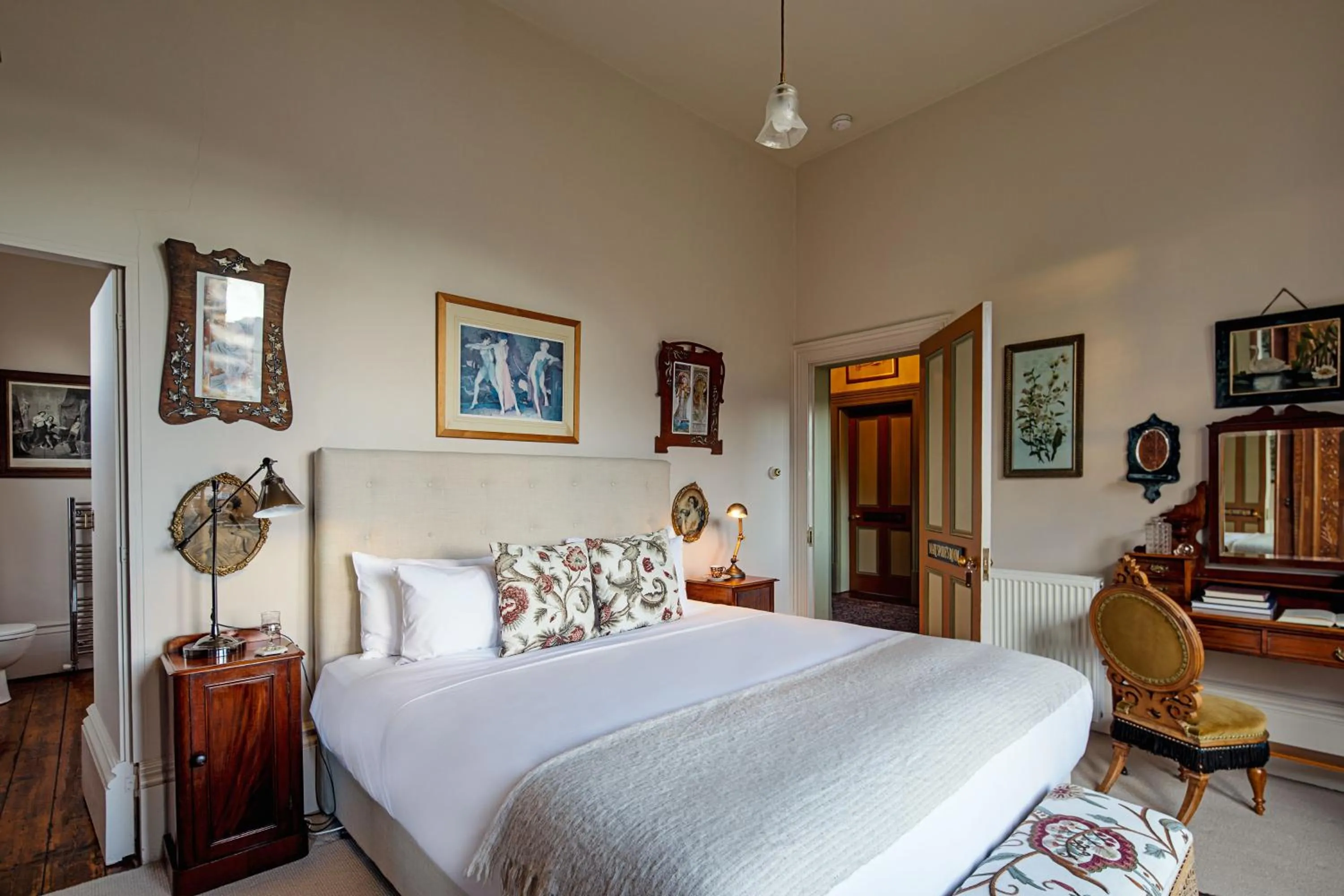 Bedroom, Bed in The Corinda Collection