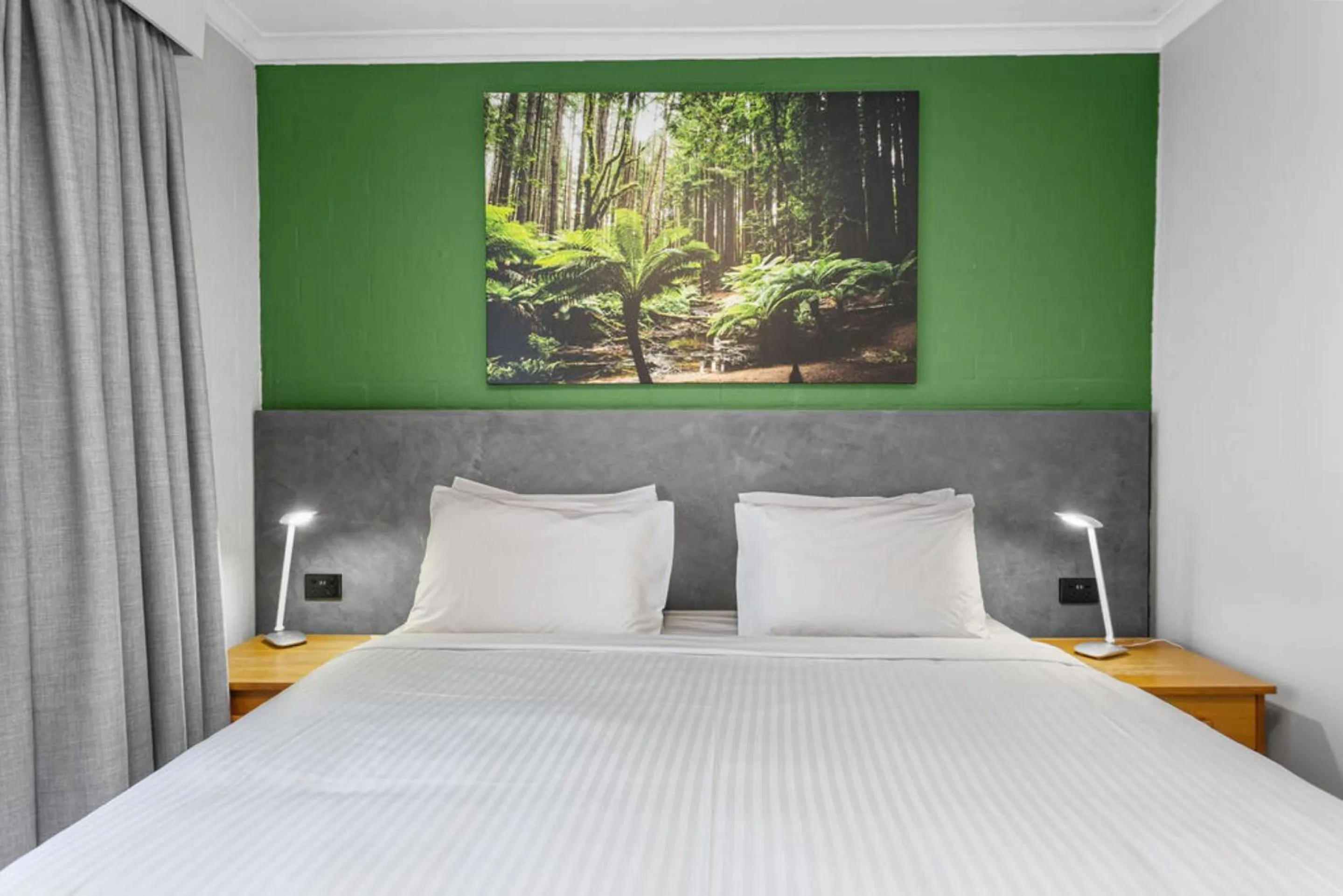 Bedroom, Bed in Apollo Bay Motel & Apartments