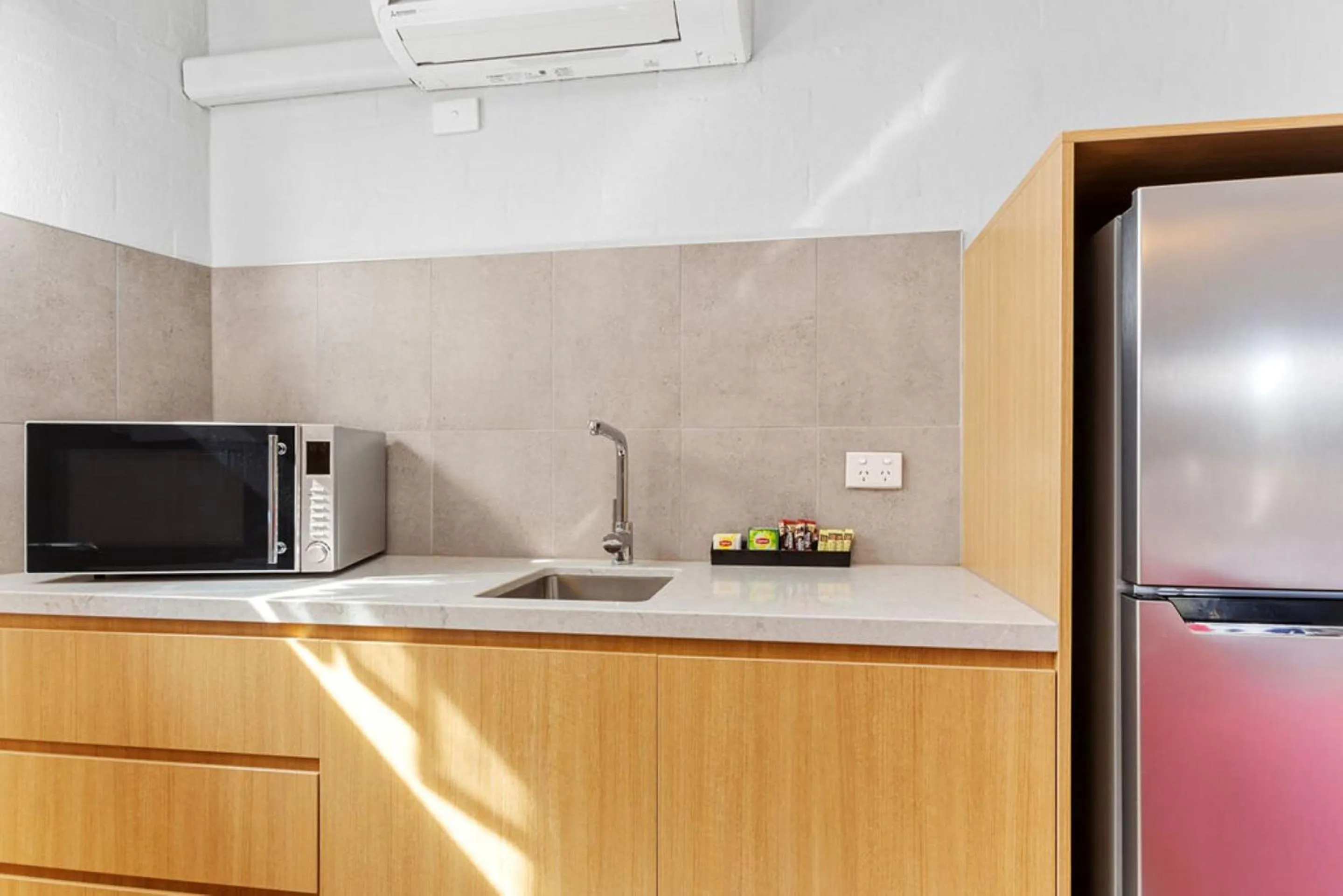 minibar in Apollo Bay Motel & Apartments