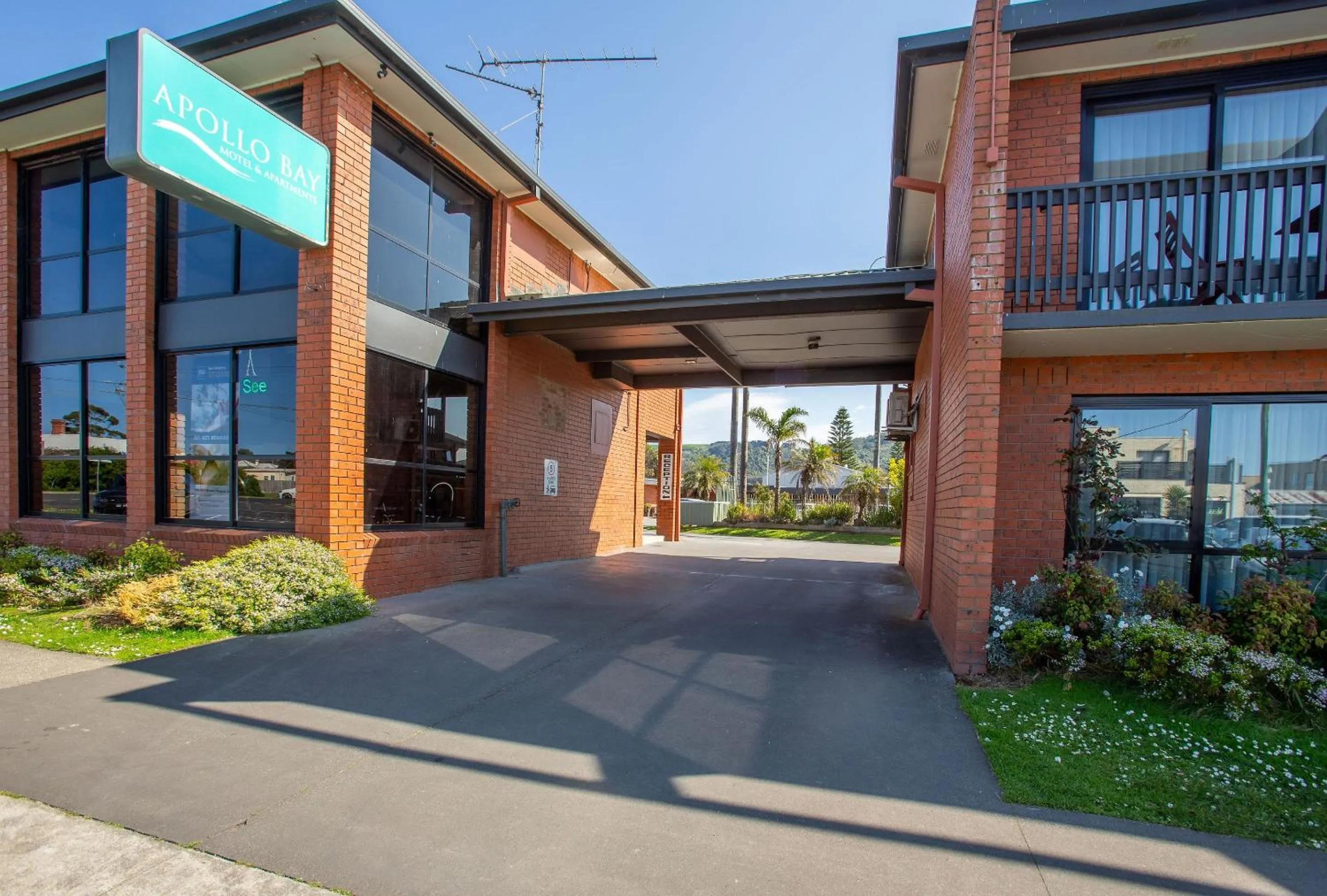 Property building in Apollo Bay Motel & Apartments