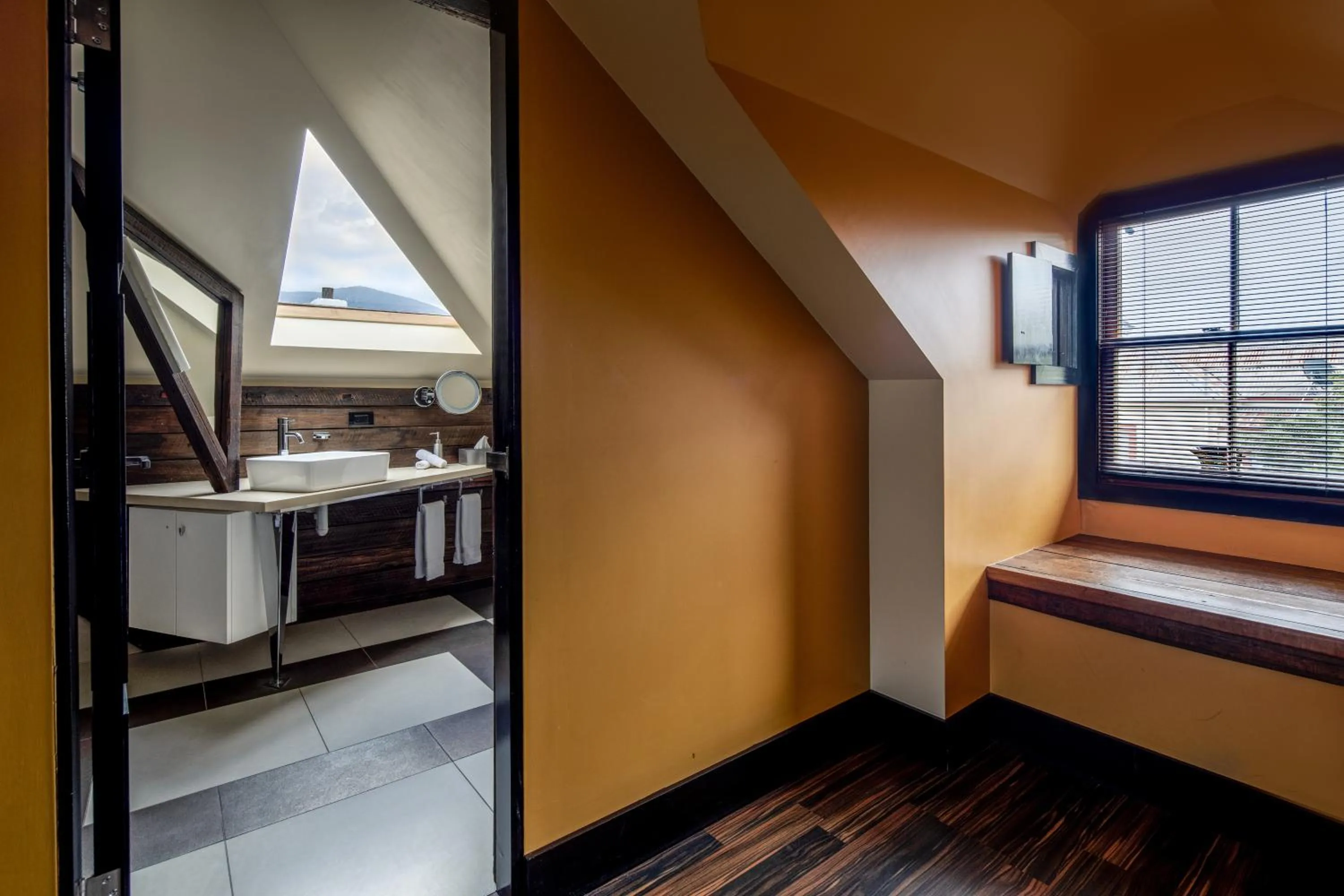 Corinda Contemporary