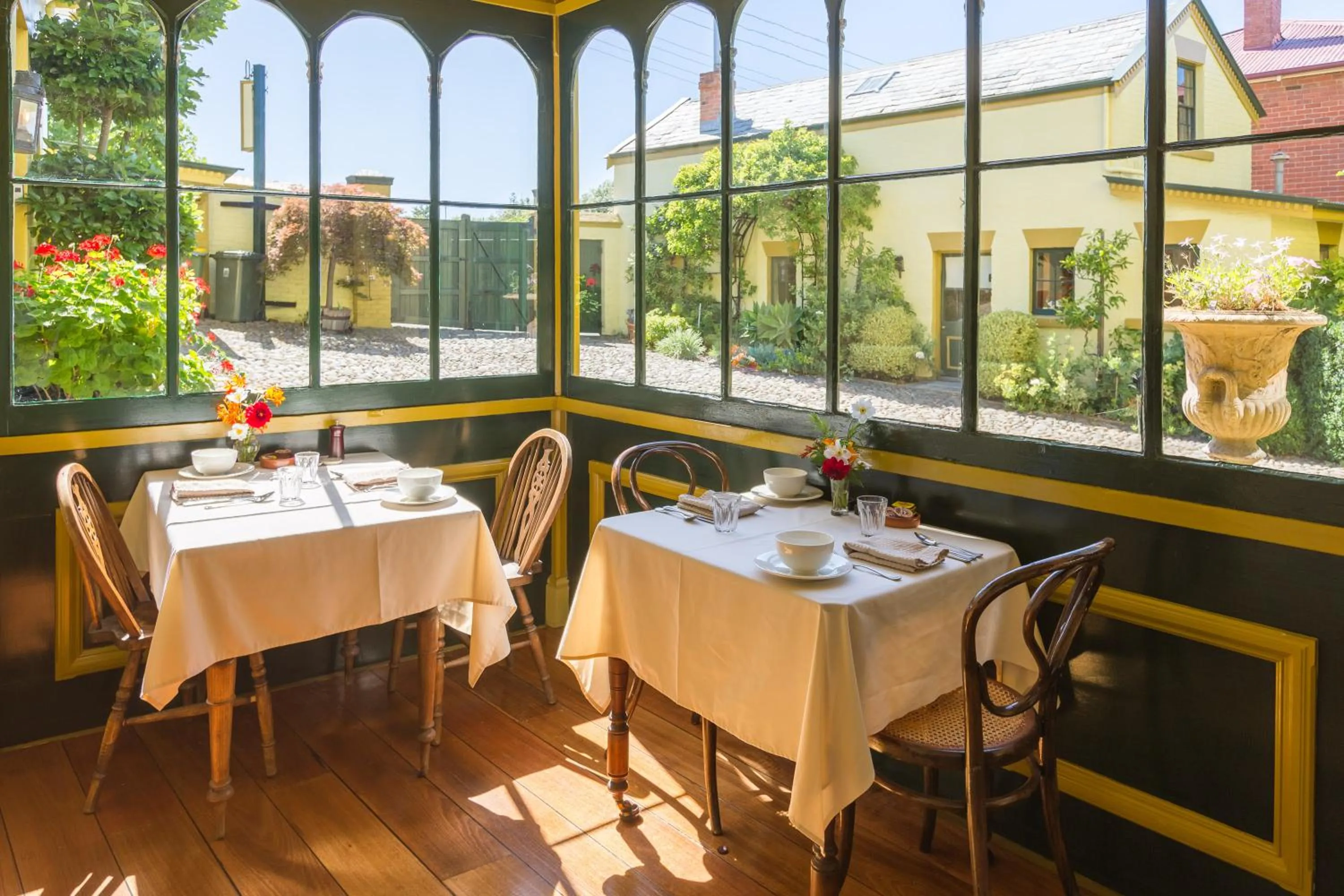 Restaurant/places to eat in Corinda Contemporary