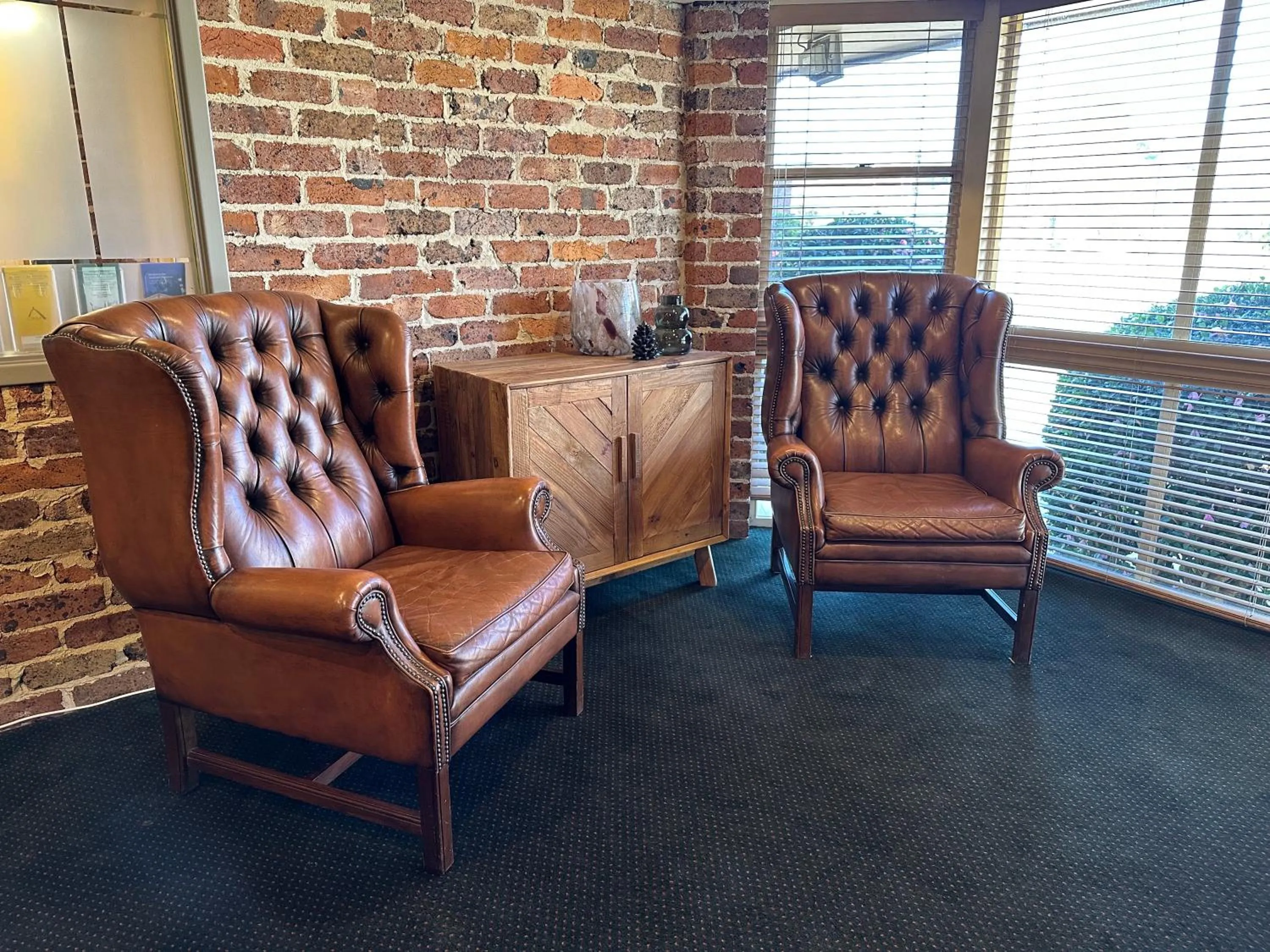 Seating area in Grand Country Lodge Motel