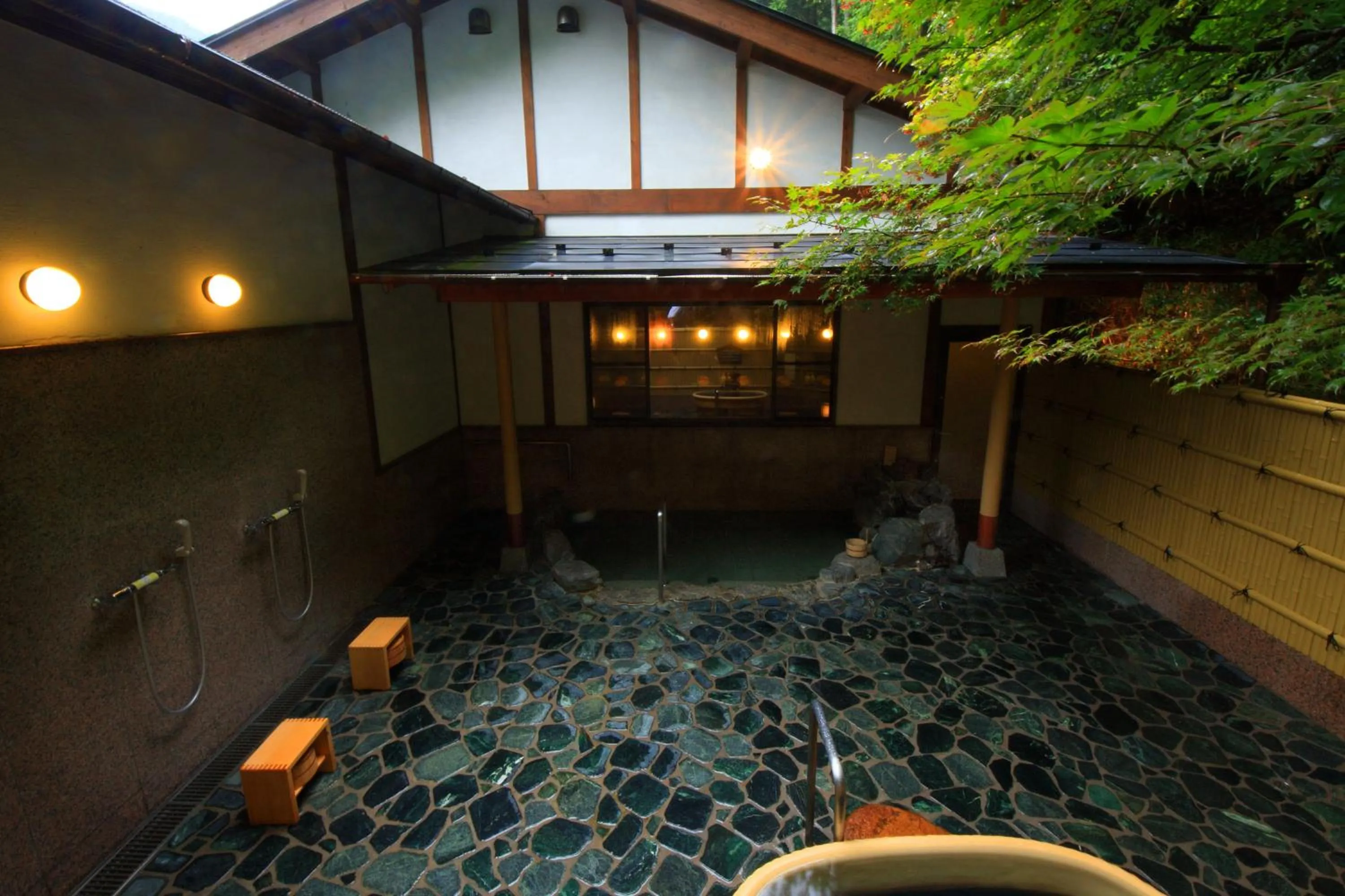 Hot Spring Bath in Yumoto Onsen OharaSansou