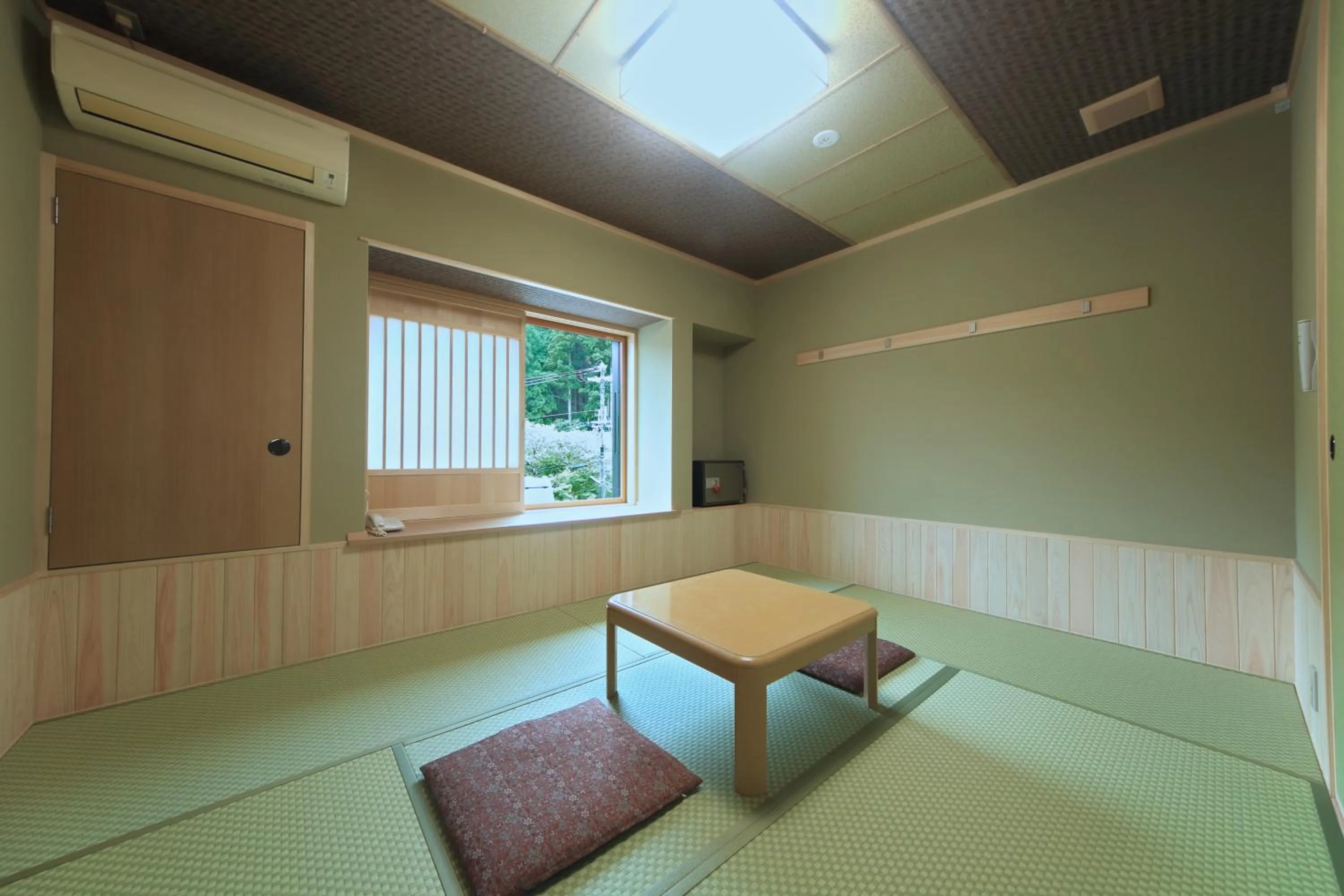 Bed in Yumoto Onsen OharaSansou