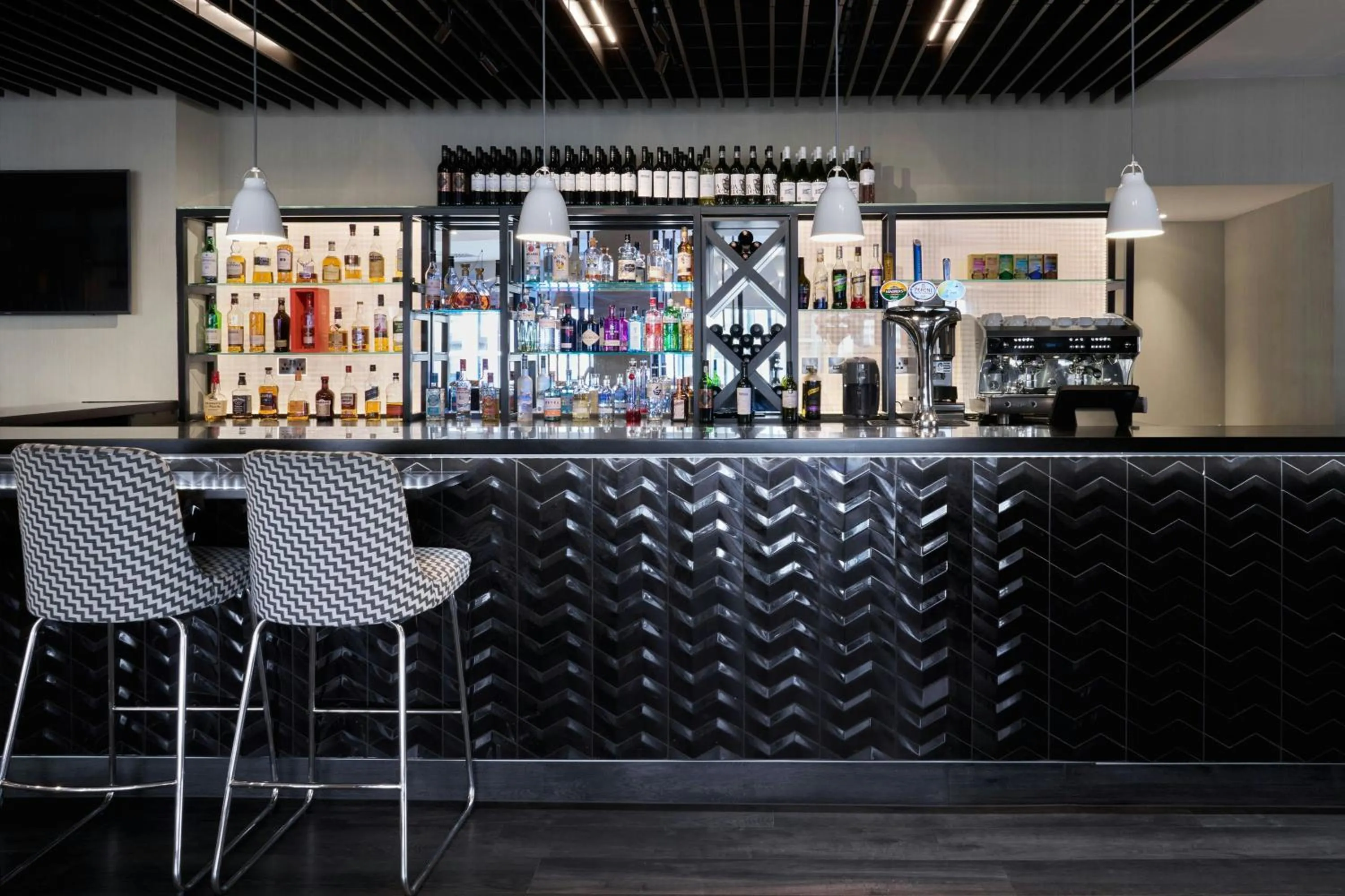 Lounge or bar in Four Points Flex by Sheraton Dundee