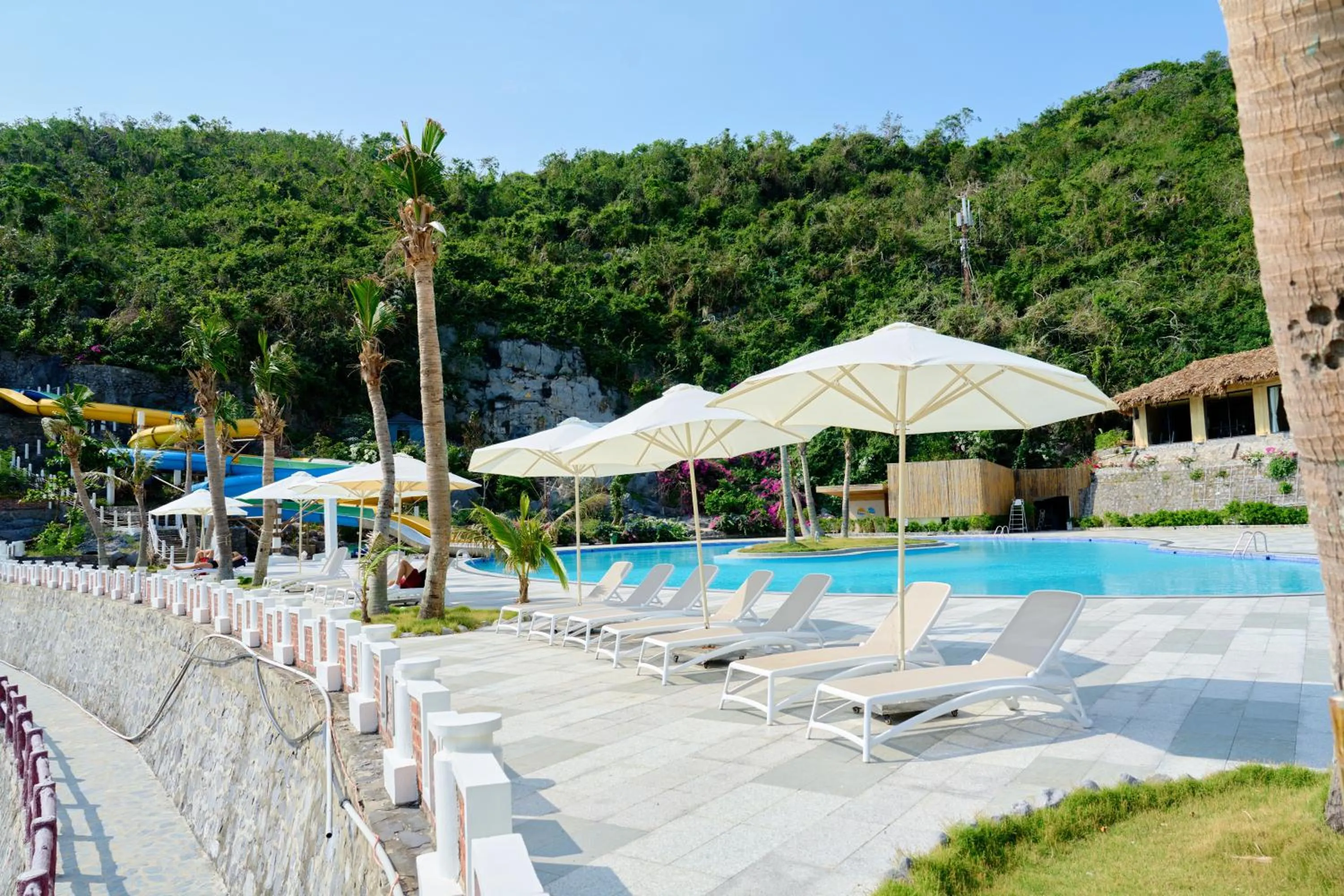 Swimming pool in The May Legend Catba