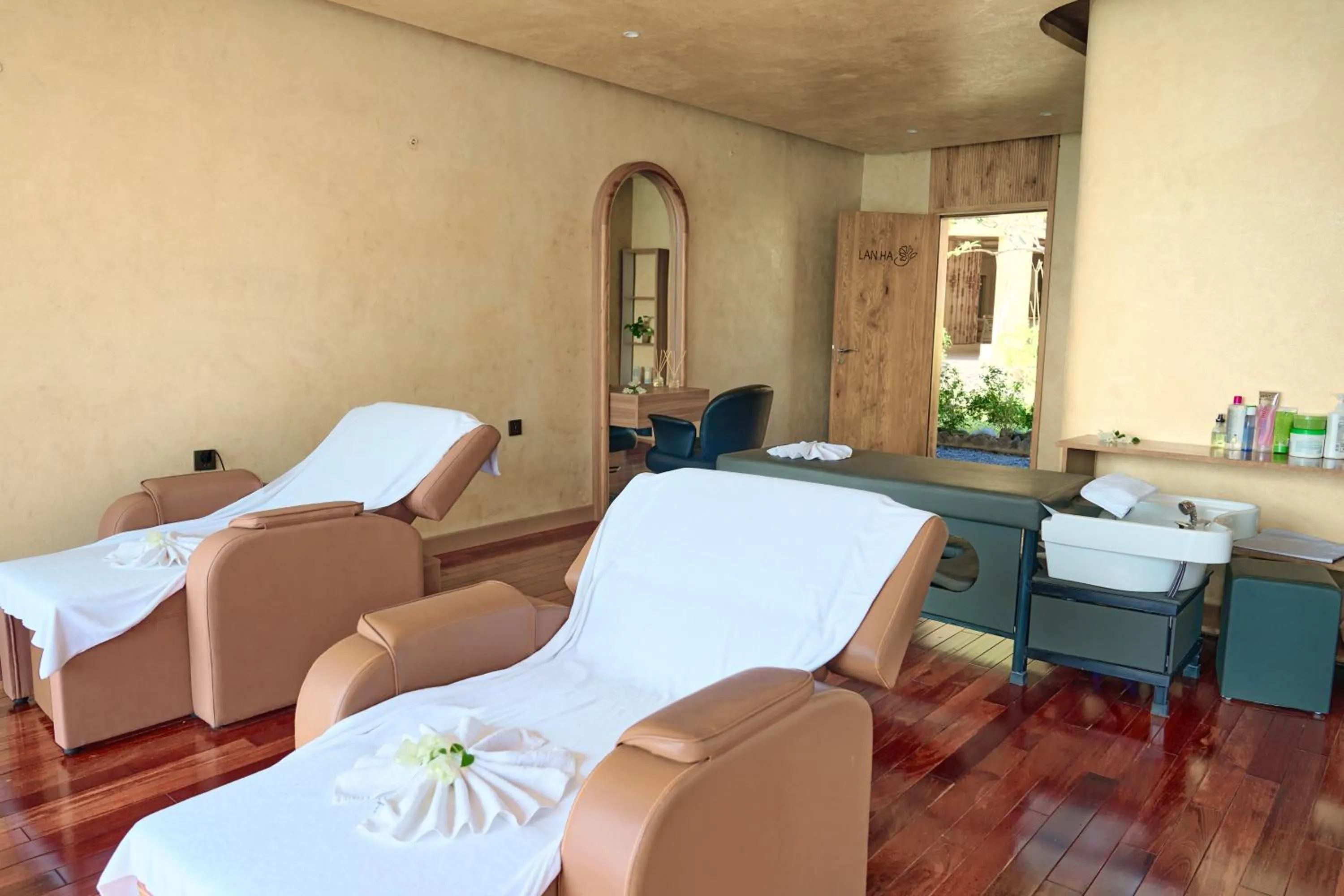 Spa and wellness centre/facilities in The May Legend Catba