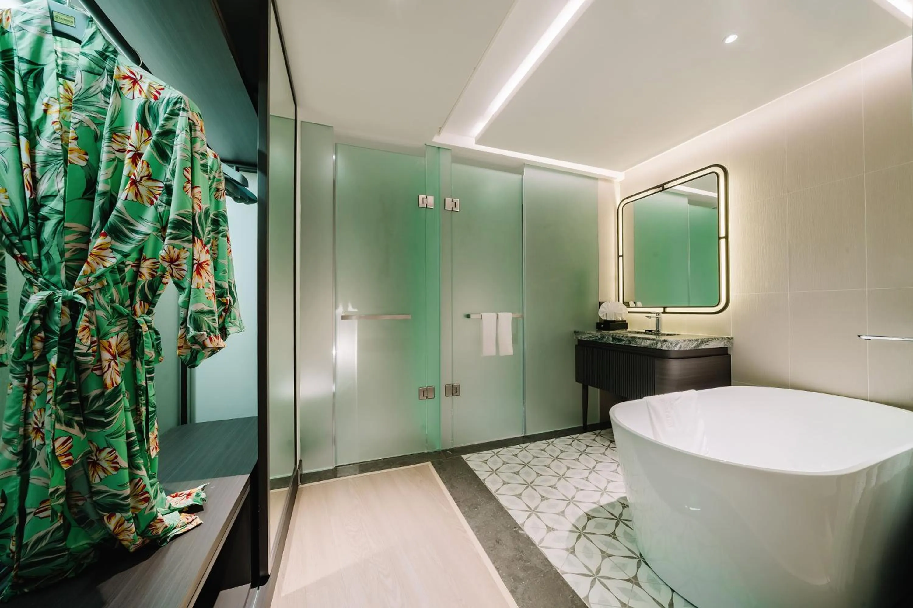 Bathroom in The May Legend Catba