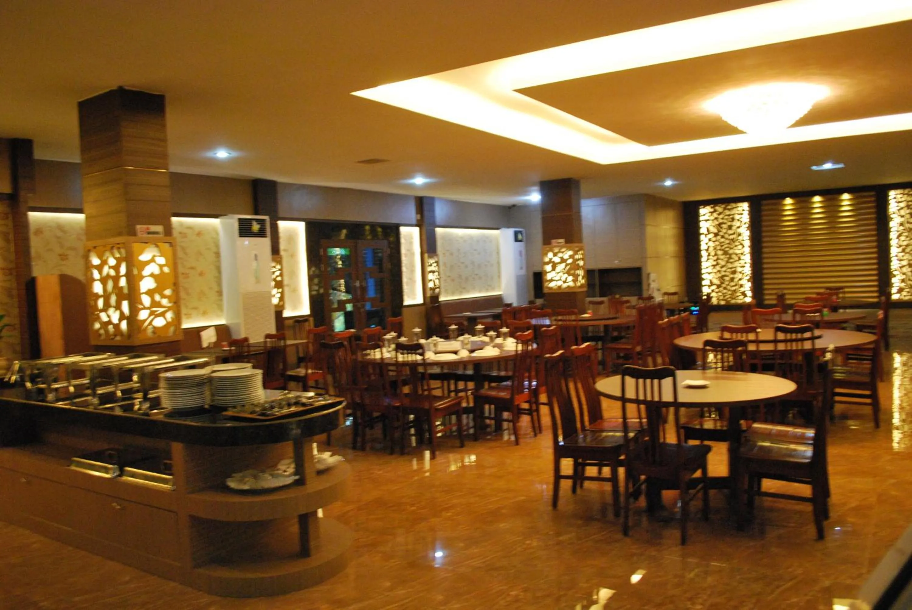 Restaurant/places to eat in Pelangi Hotel & Resort