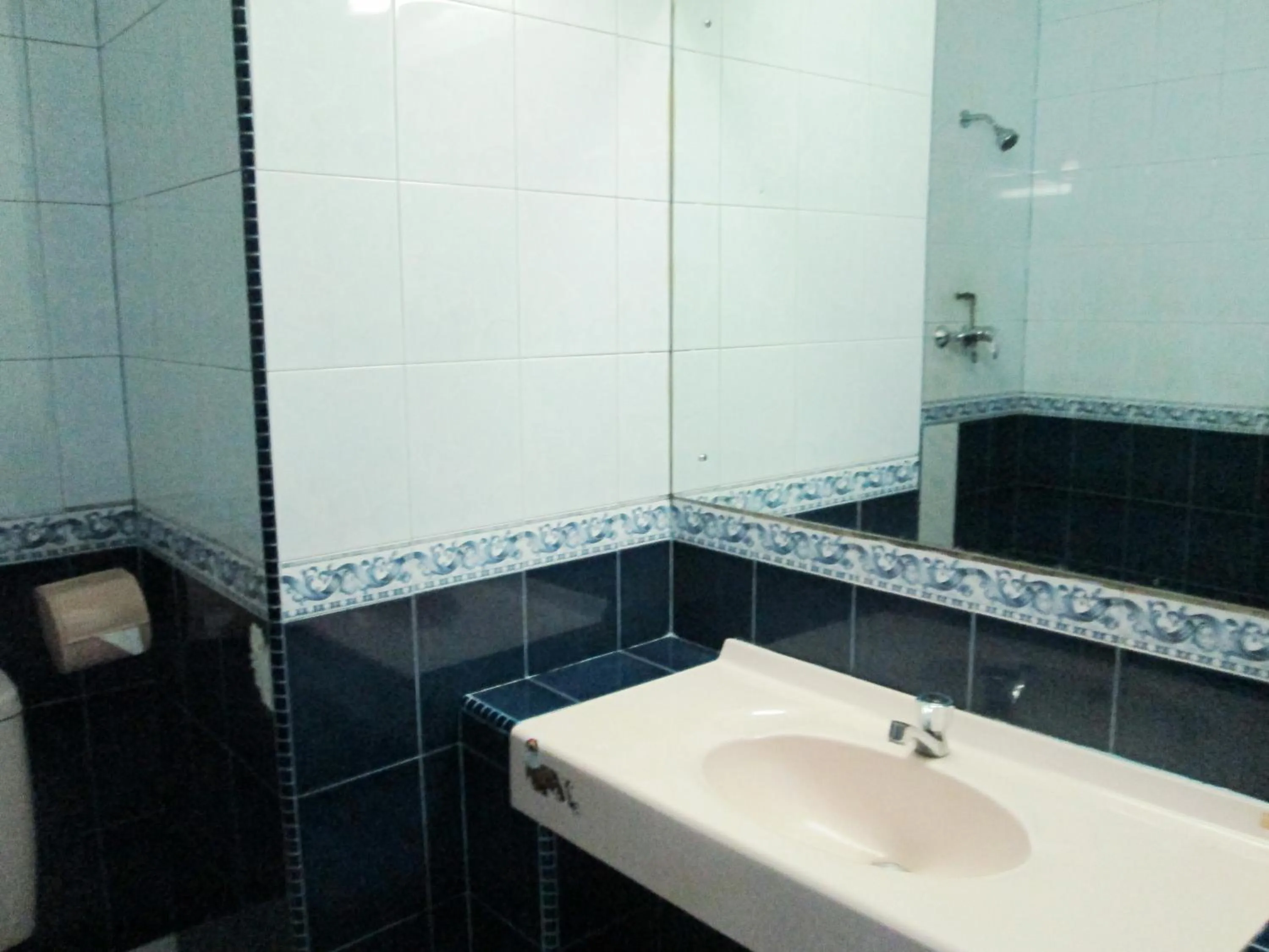 Bathroom in Pelangi Hotel & Resort