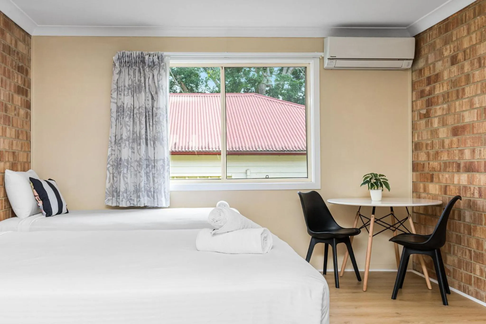 Bed in Lismore Wilson Motel