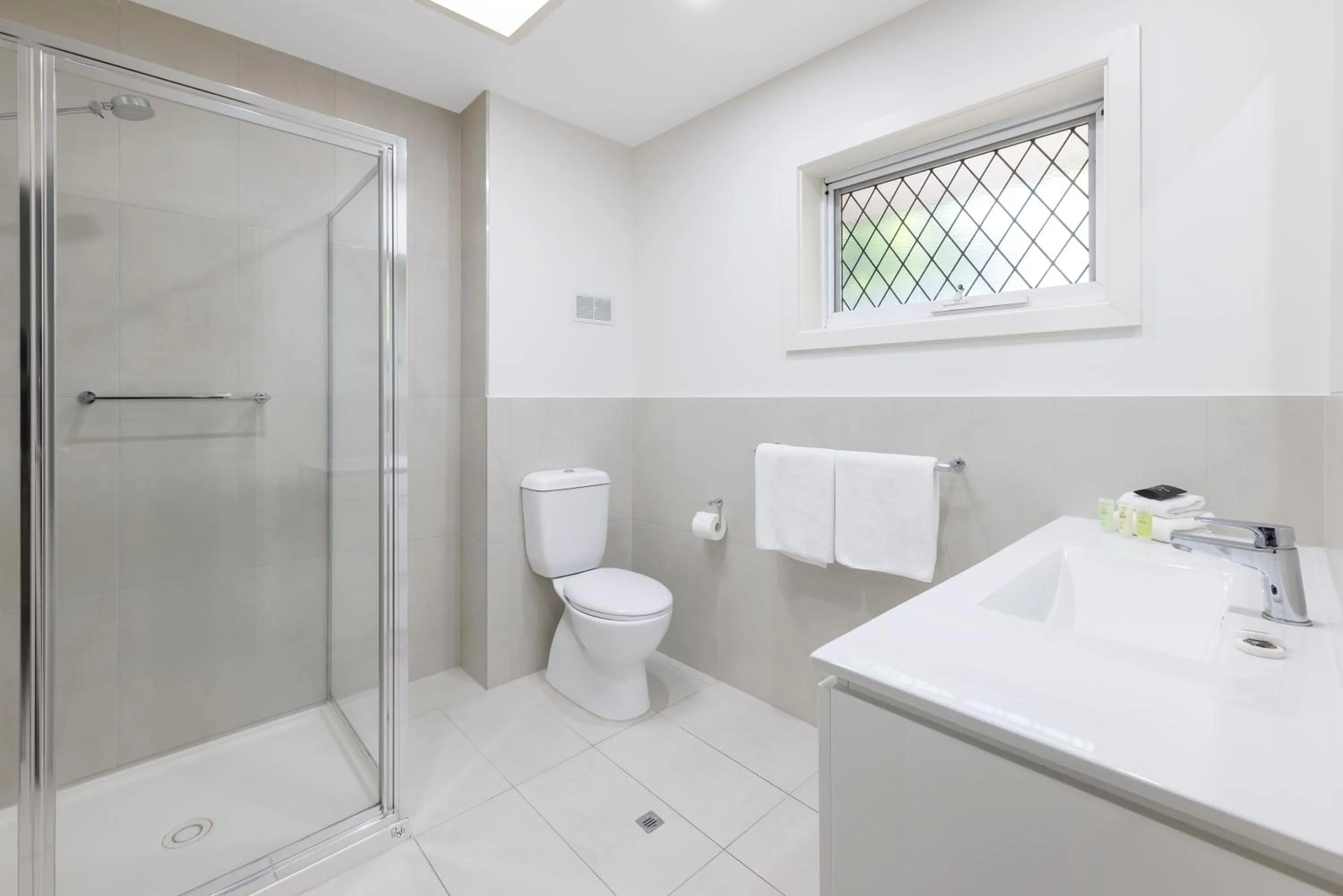 Bathroom in Elizabethan Lodge