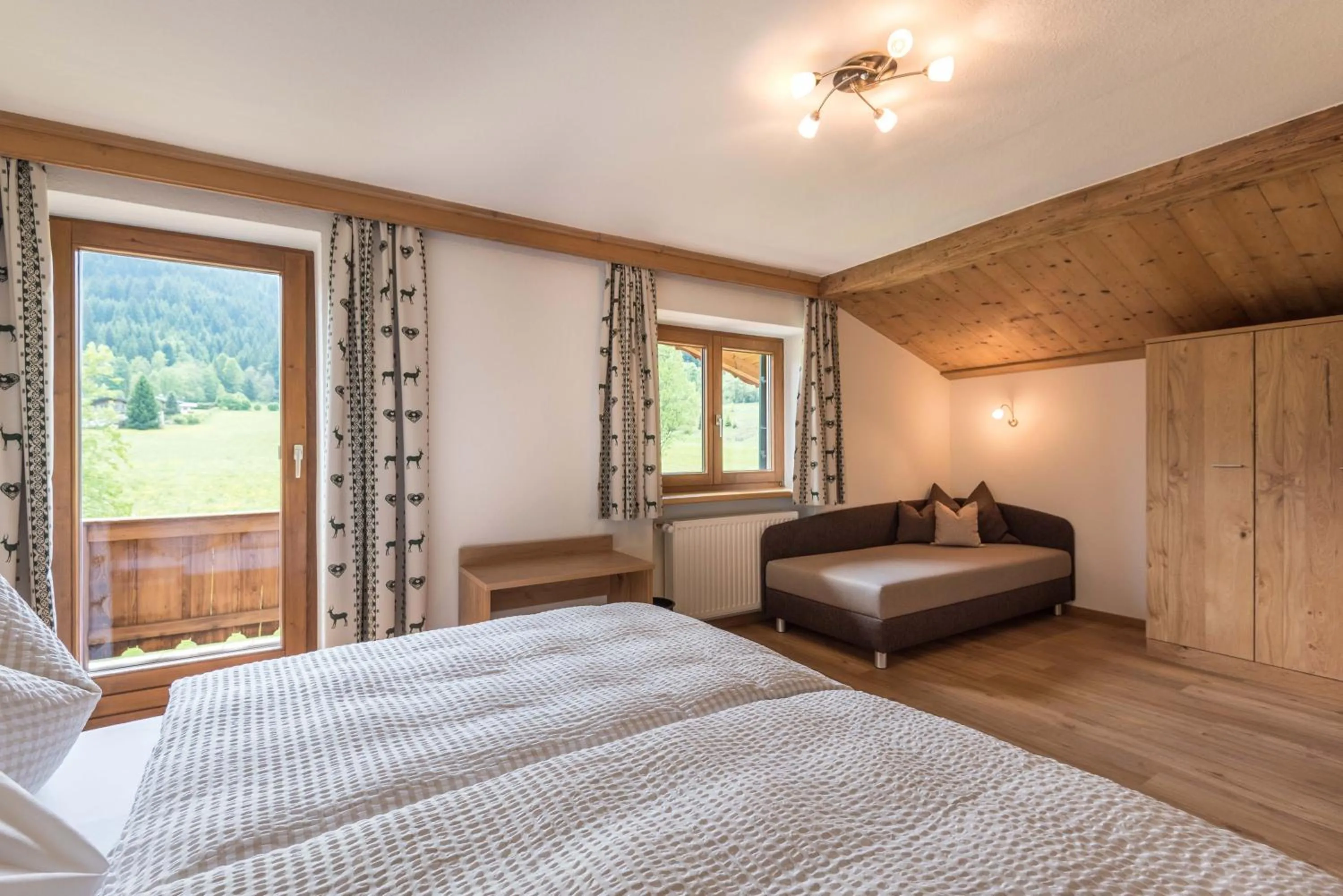 Bedroom, Bed in Apartments Foidl