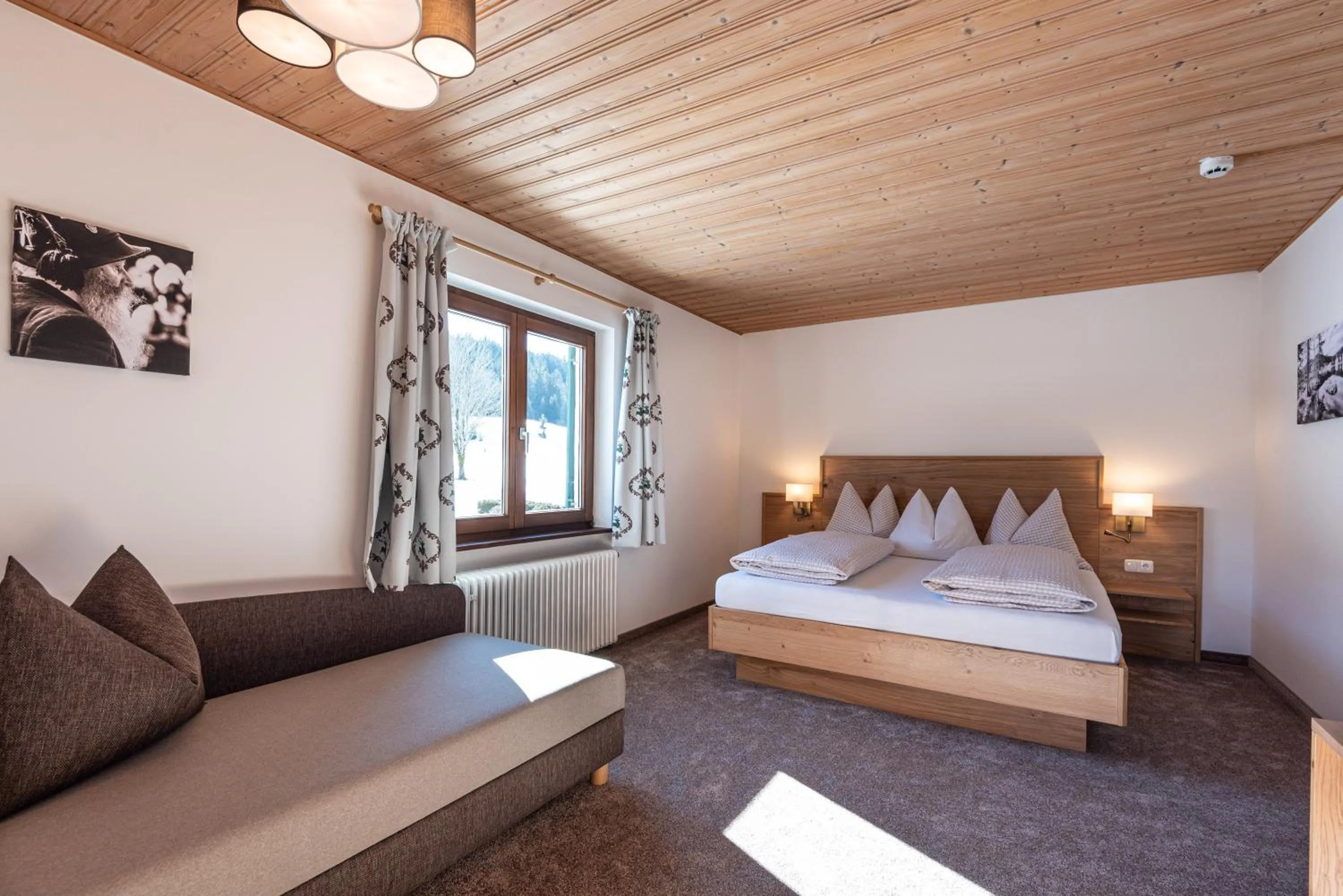 Bedroom, Bed in Apartments Foidl