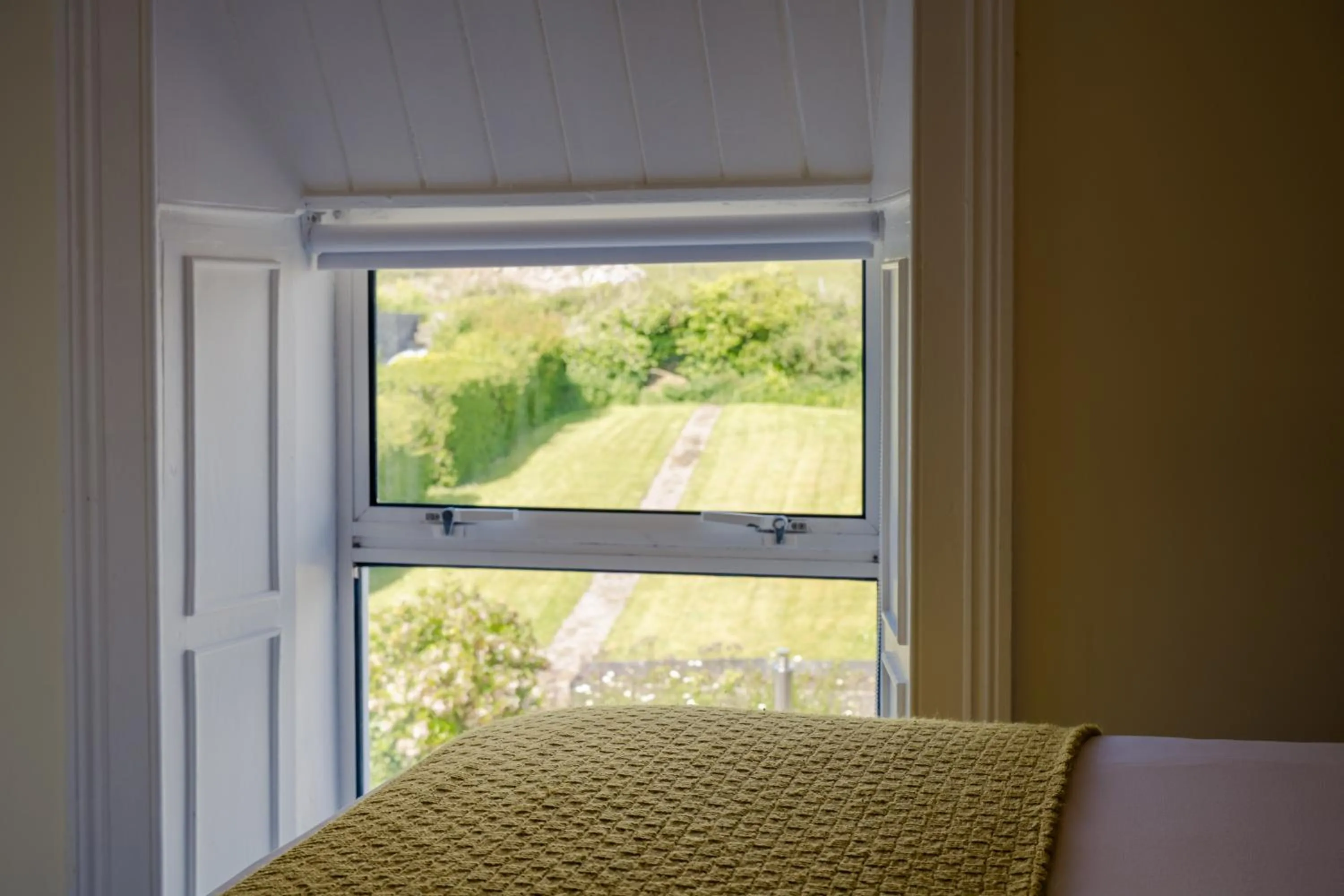 Bedroom, Bed in The Waterfront