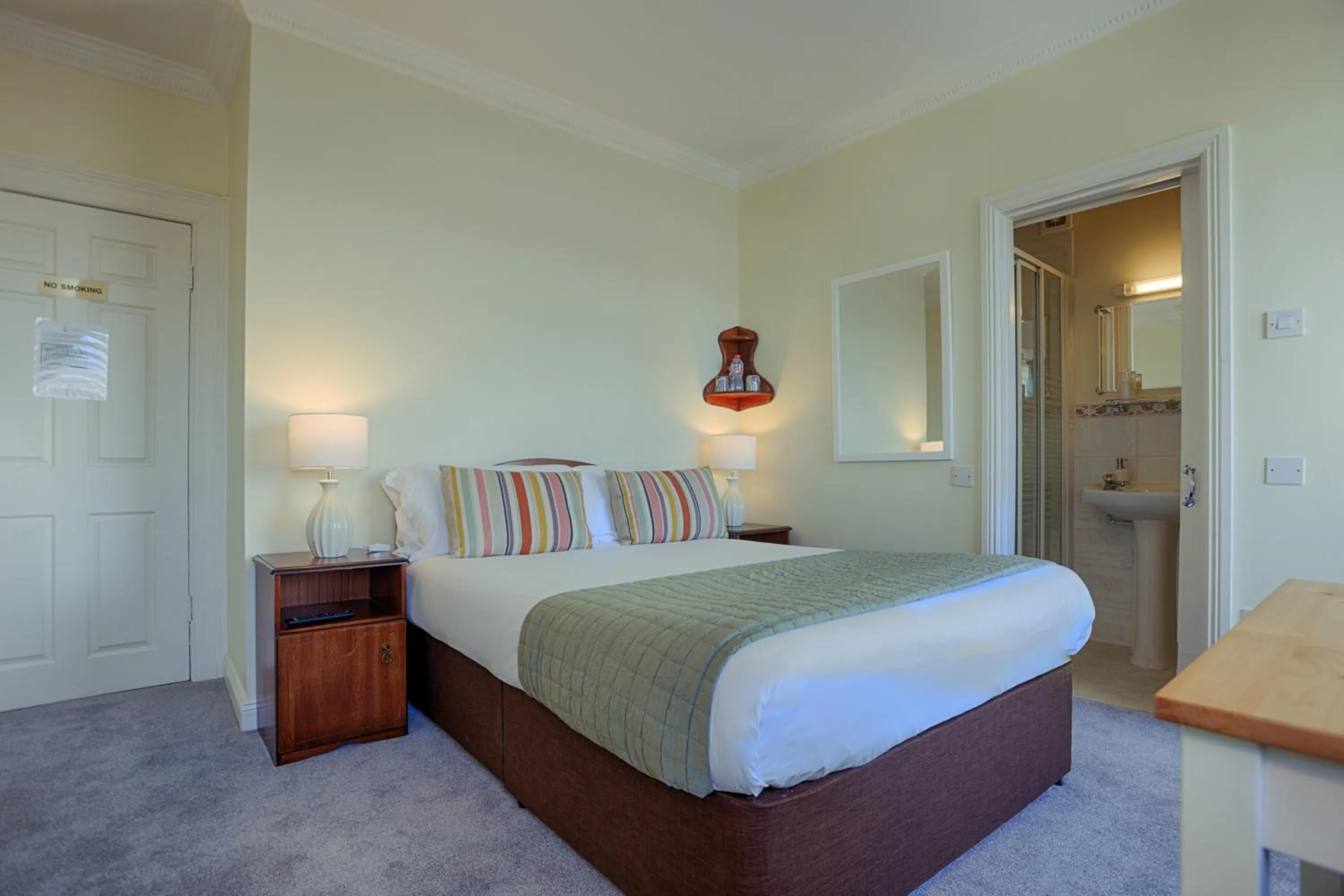 Sea view, Bed in The Waterfront