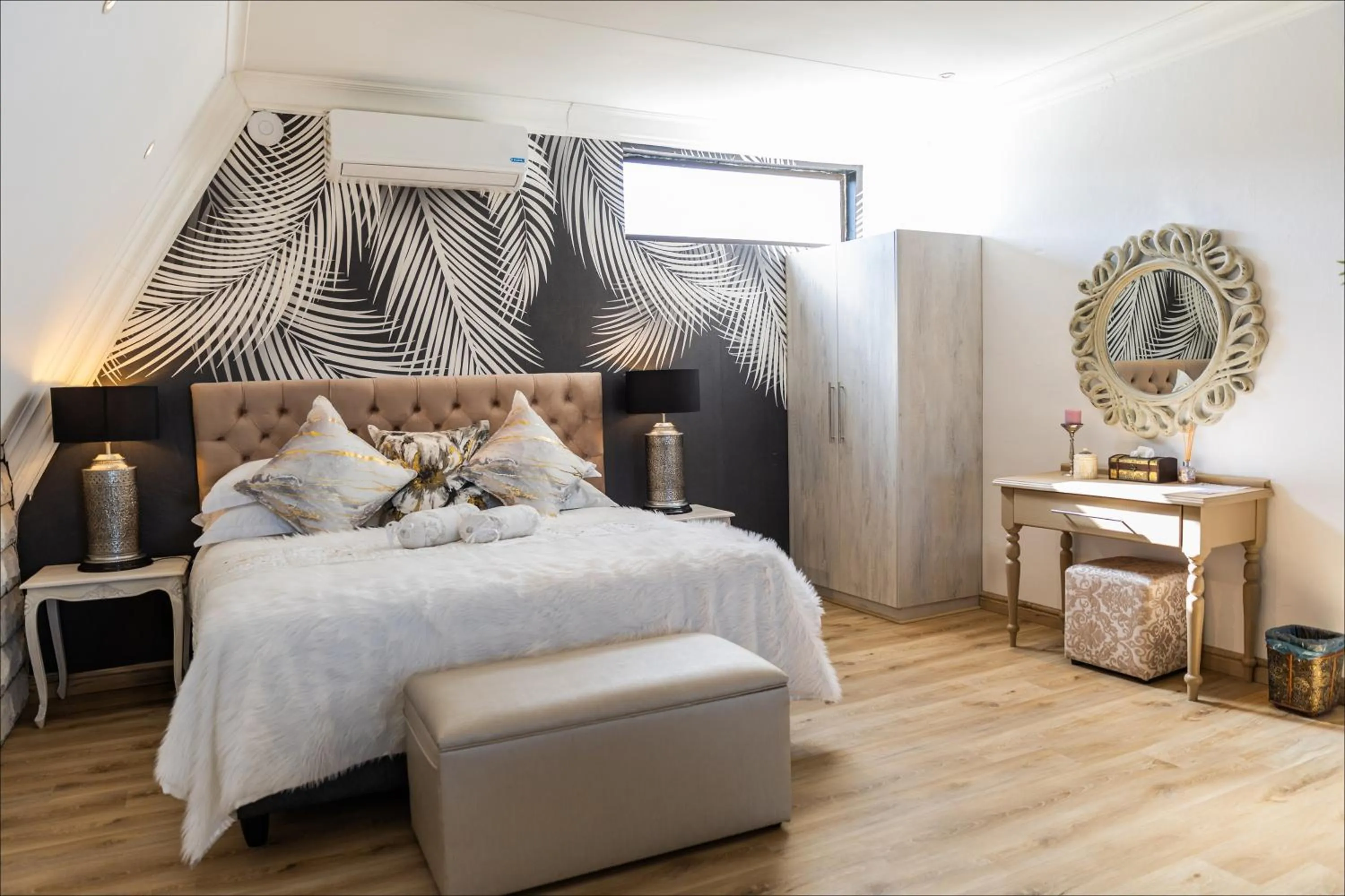 Bedroom, Bed in Lavender Hill Country Estate and Wedding Venue