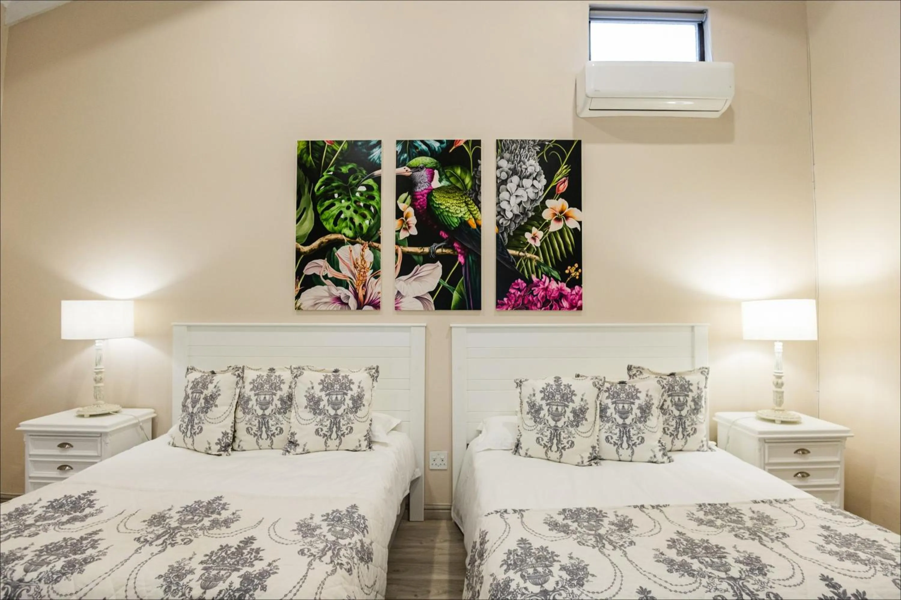 Bed in Lavender Hill Country Estate and Wedding Venue