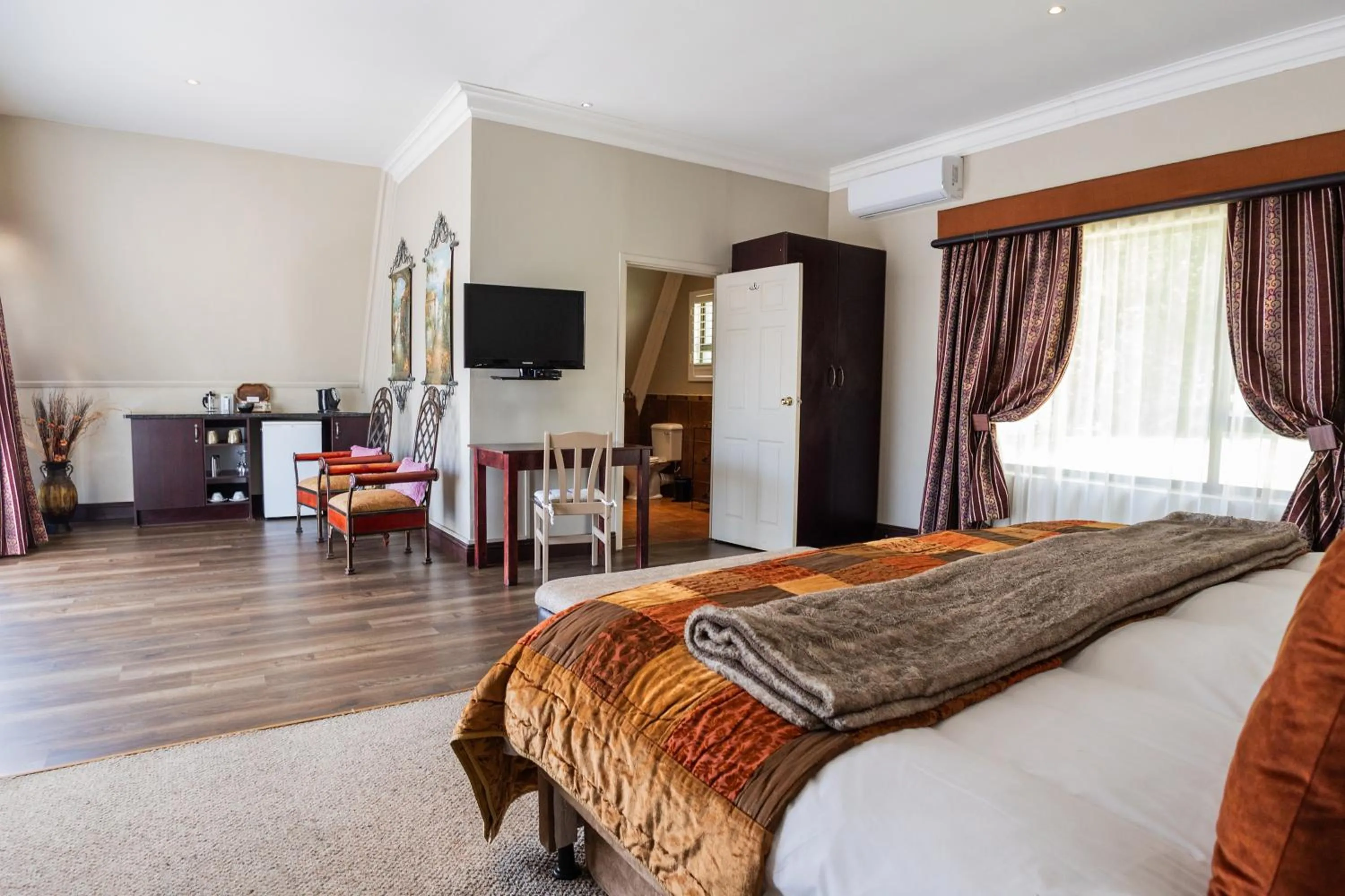 Bed in Lavender Hill Country Estate and Wedding Venue