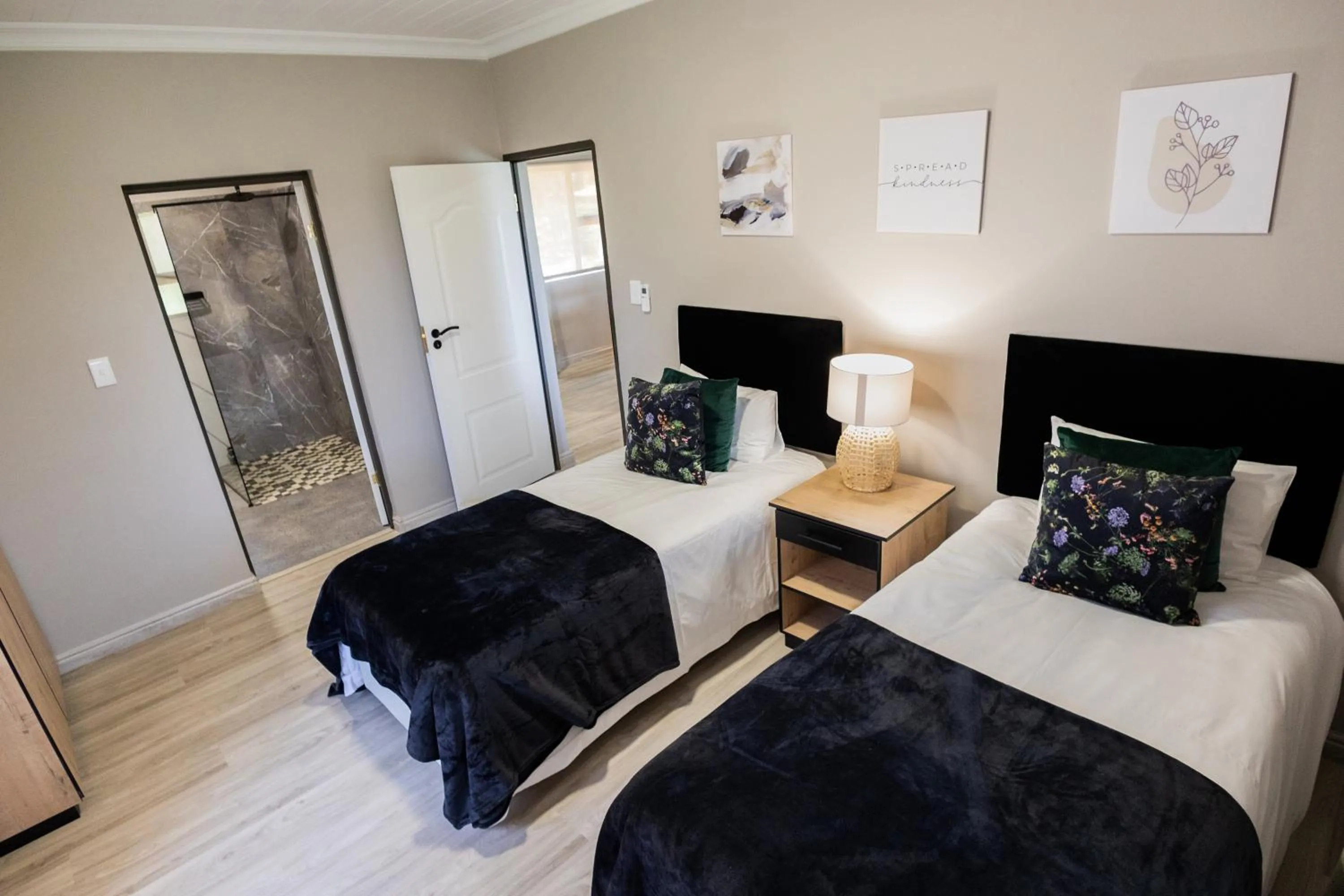 Bedroom, Bed in Lavender Hill Country Estate and Wedding Venue