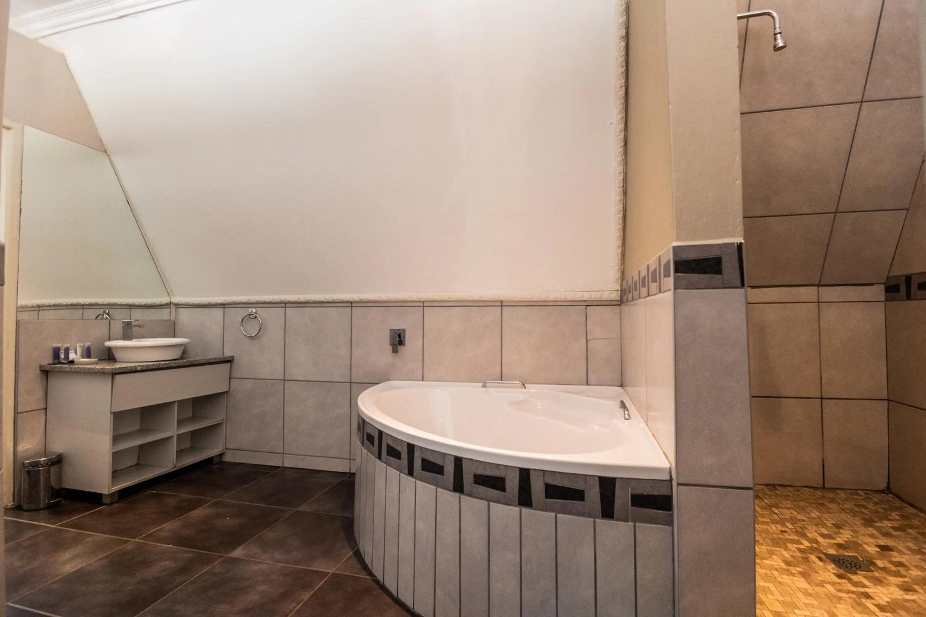 Bathroom in Lavender Hill Country Estate and Wedding Venue