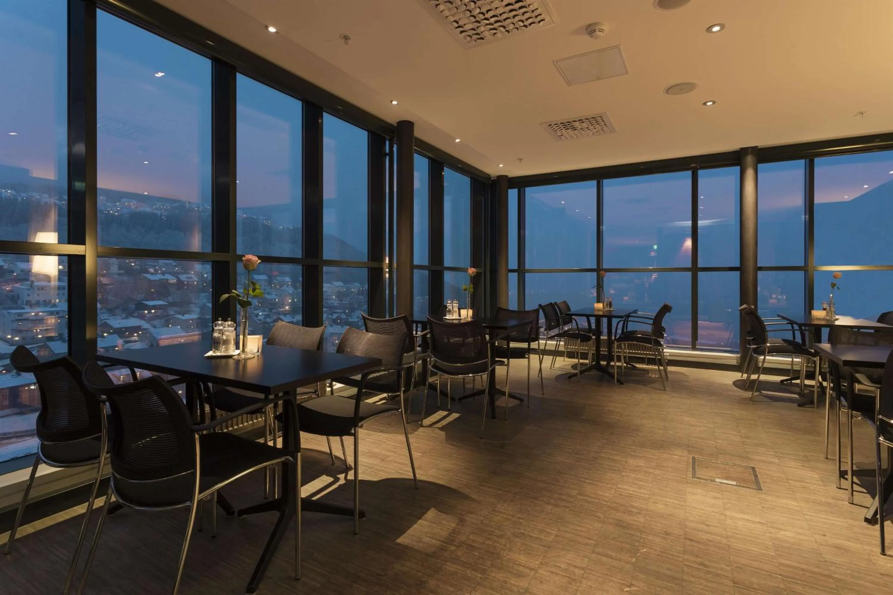 Lounge or bar in Scandic Narvik