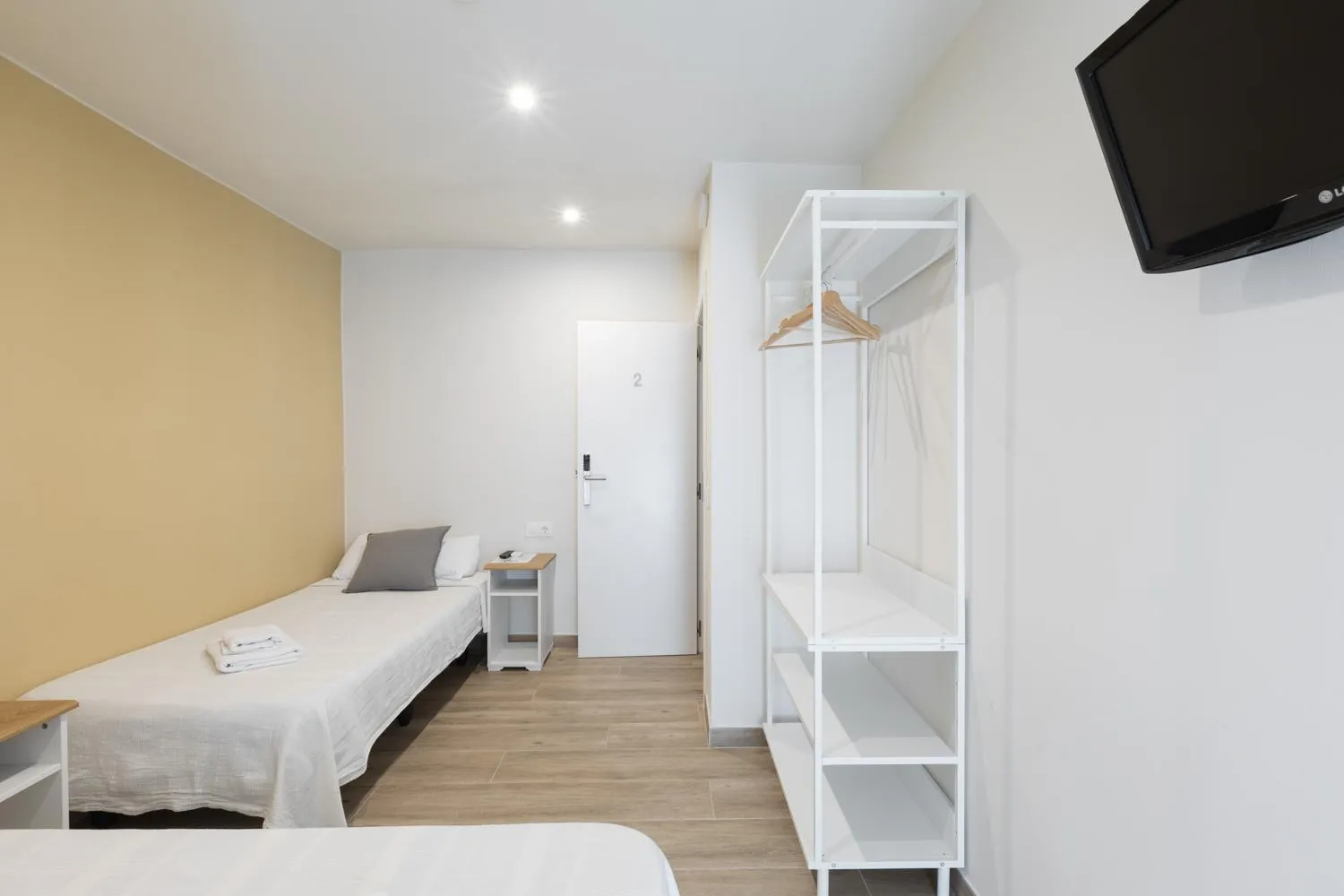 TV and multimedia, Bed in Hostal Oliveta